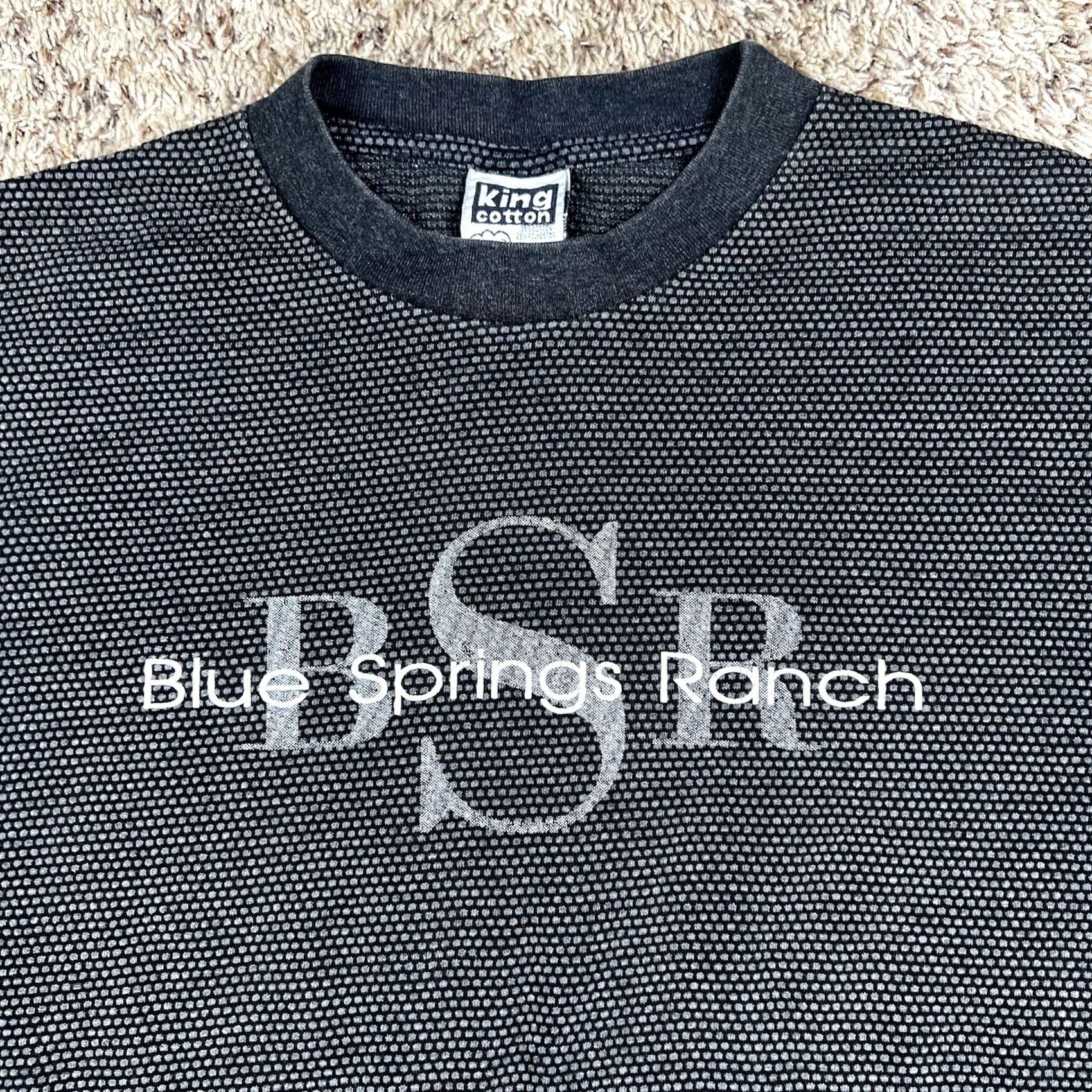 Vintage VINTAGE King Cotton T-Shirt 2XL Black Textured Graphic 90s Missouri Ranch Crew Neck Short Sleeve Unisex Adults Size US XXL / EU 58 / 5 - 4 Thumbnail