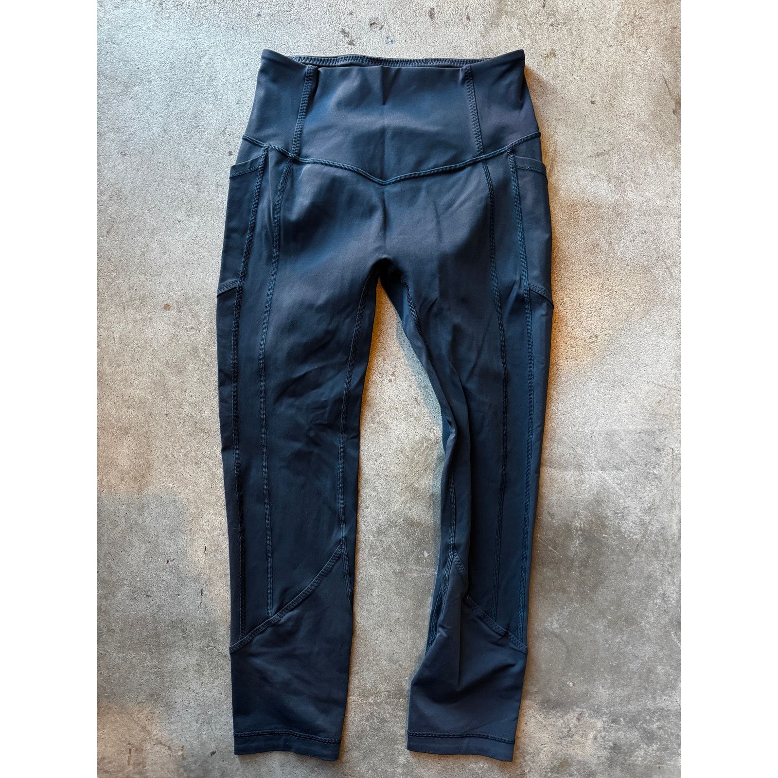 Lululemon Lululemon Dark Blue Leggings (6) Size 28" / US 6 / IT 42 - 1 Thumbnail