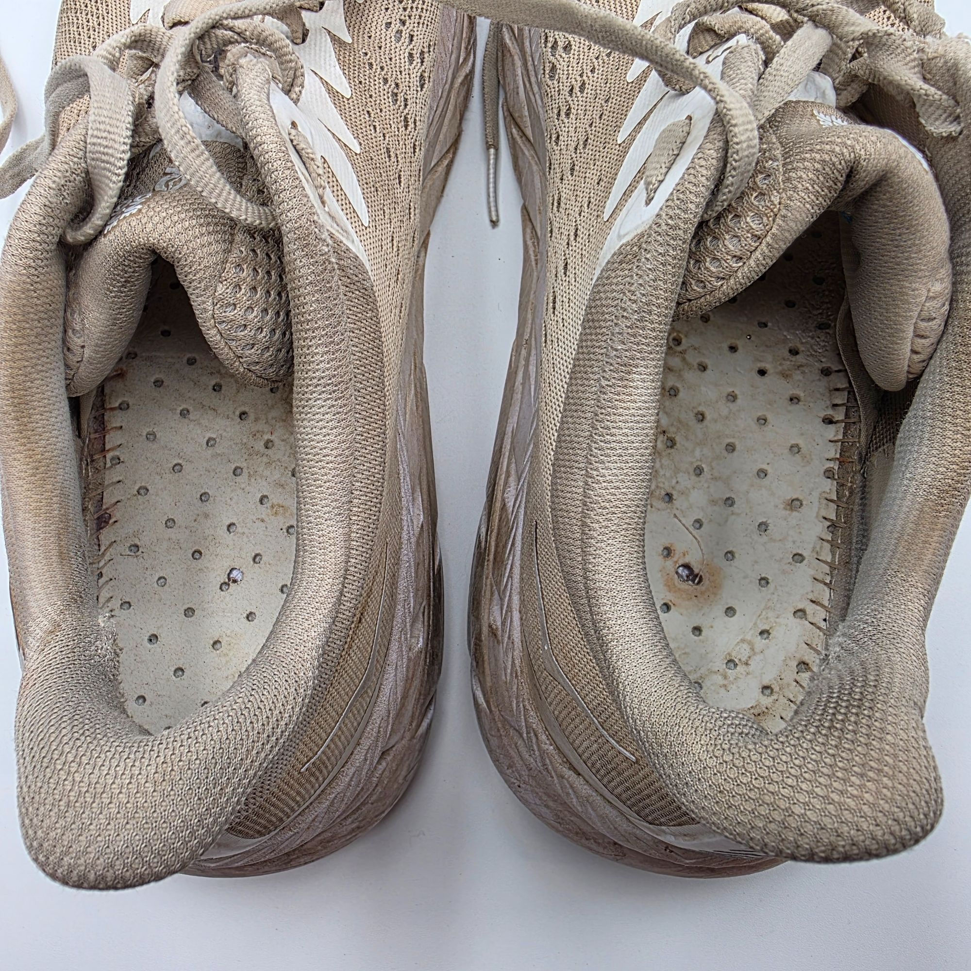 Hoka Hoka One One Clifton 7 Womens Size 9.5 White Sneaker Shoes A Size US 9.5 / IT 39.5 - 9 Thumbnail