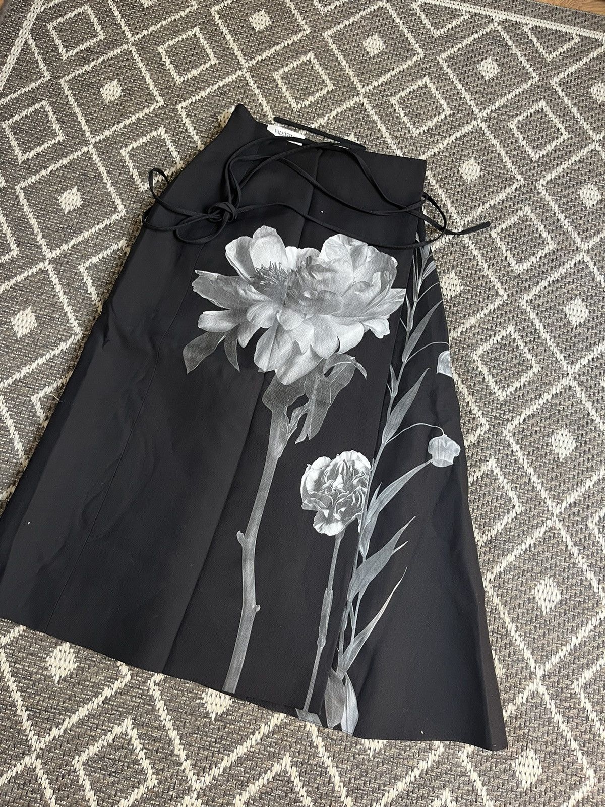 Valentino Valentino 21FW runway floral skirt Size 27" / US 4 / IT 40 - 9 Thumbnail