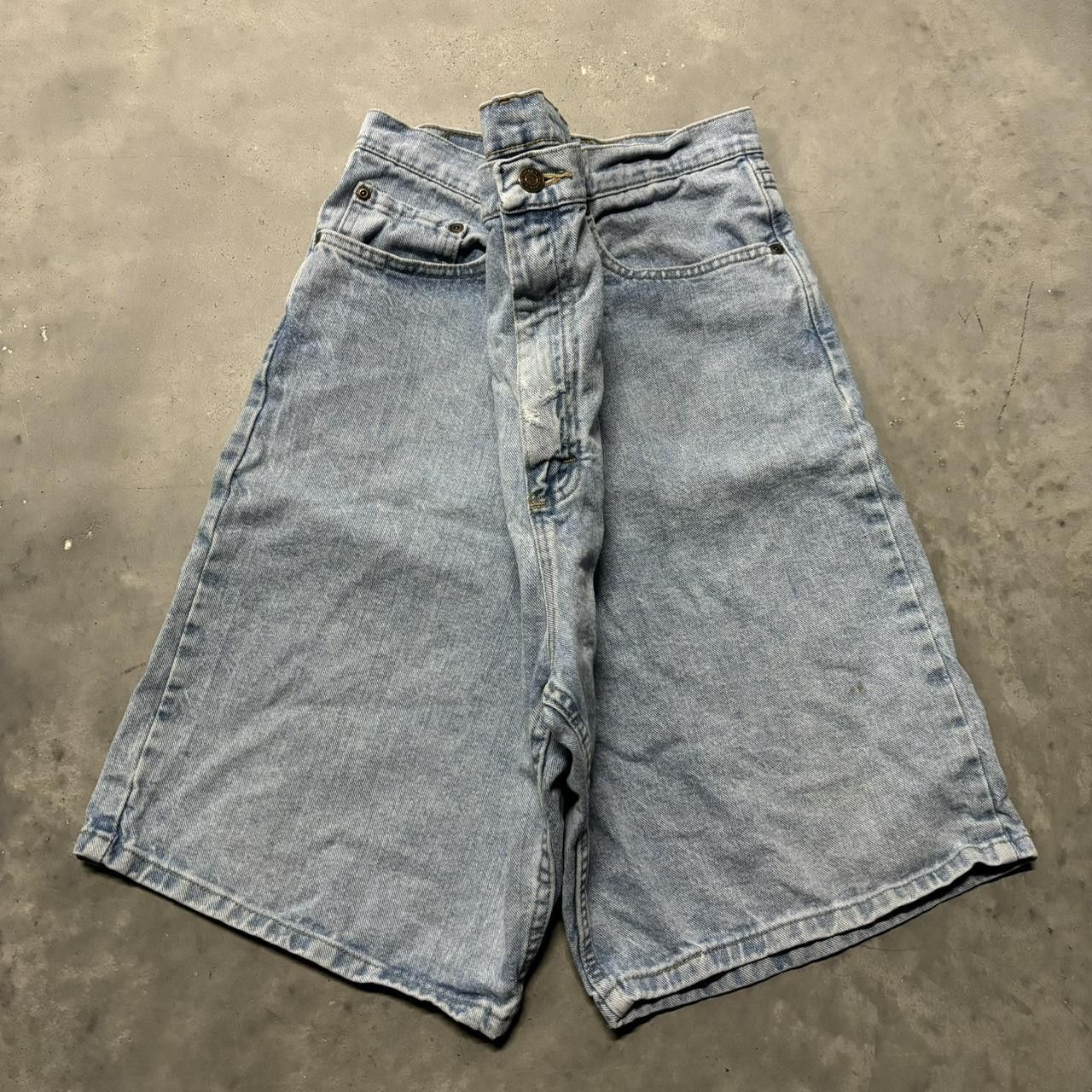 Japanese Brand × Vintage Crazy Vintage Y2K/2000s Light Wash Skater Denim Essential Jean Shorts Jorts! Size US 40 / EU 56 - 1 Thumbnail