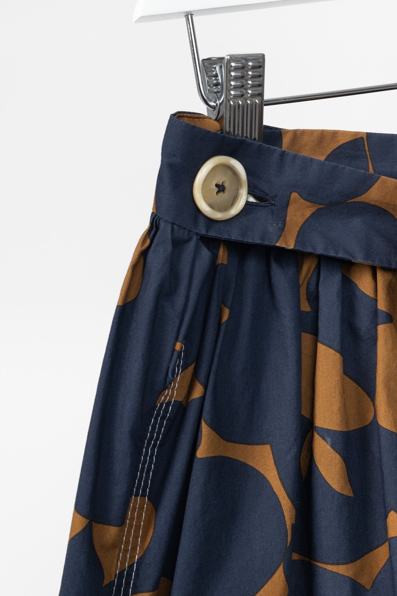 Marni Marni R/19 Belou-Print Cotton Poplin Gathered Midi Skirt Size 28" / US 6 / IT 42 - 7 Thumbnail