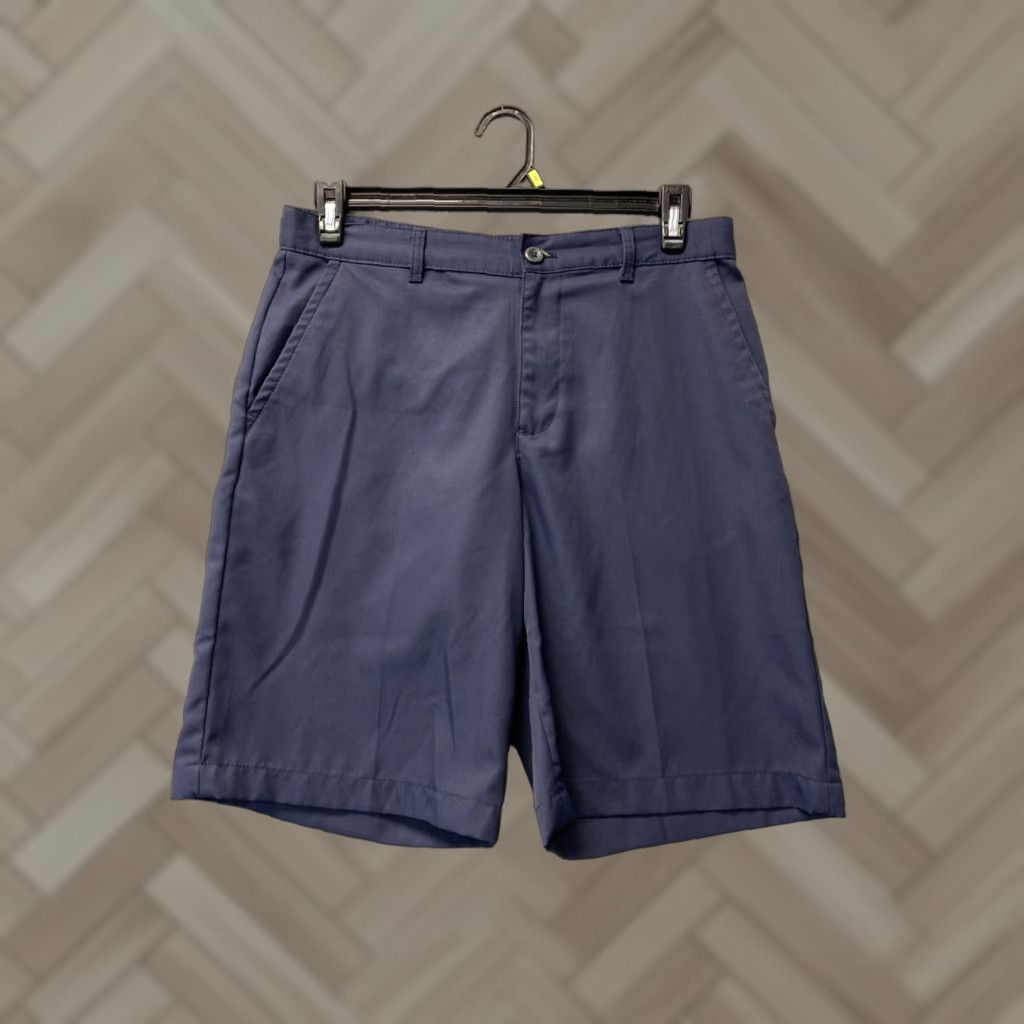 Izod IZOD Golf Navy Blue Shorts Mens 32 Straight Fit / 125-19 Brand IZOD Size US 32 / EU 48 - 1 Thumbnail