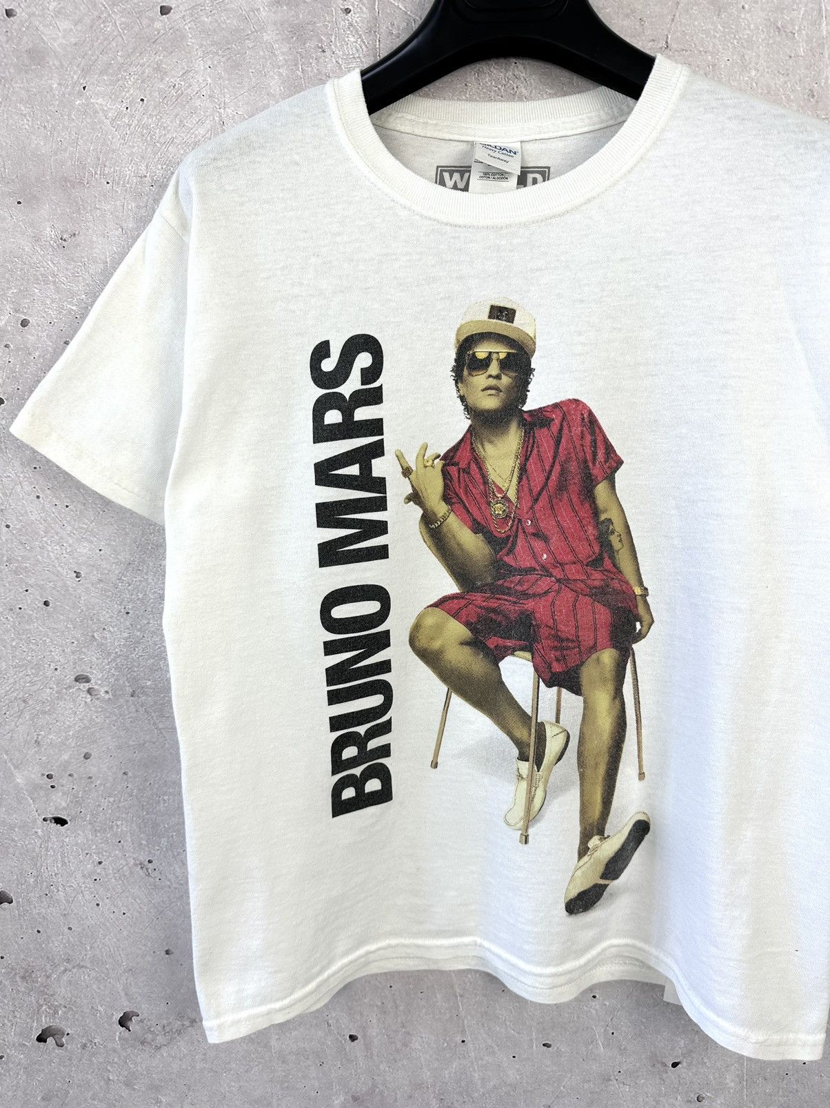 Band Tees Bruno Mars World Tour 24K Magic White T-shirt Size M / US 6-8 / IT 42-44 - 2 Thumbnail