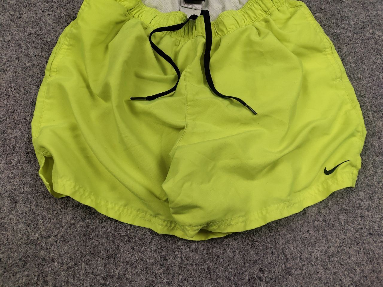 Nike Vintage Nike Swoosh Bright green Casual shorts Y2K Style Size US 32 / EU 48 - 7 Thumbnail