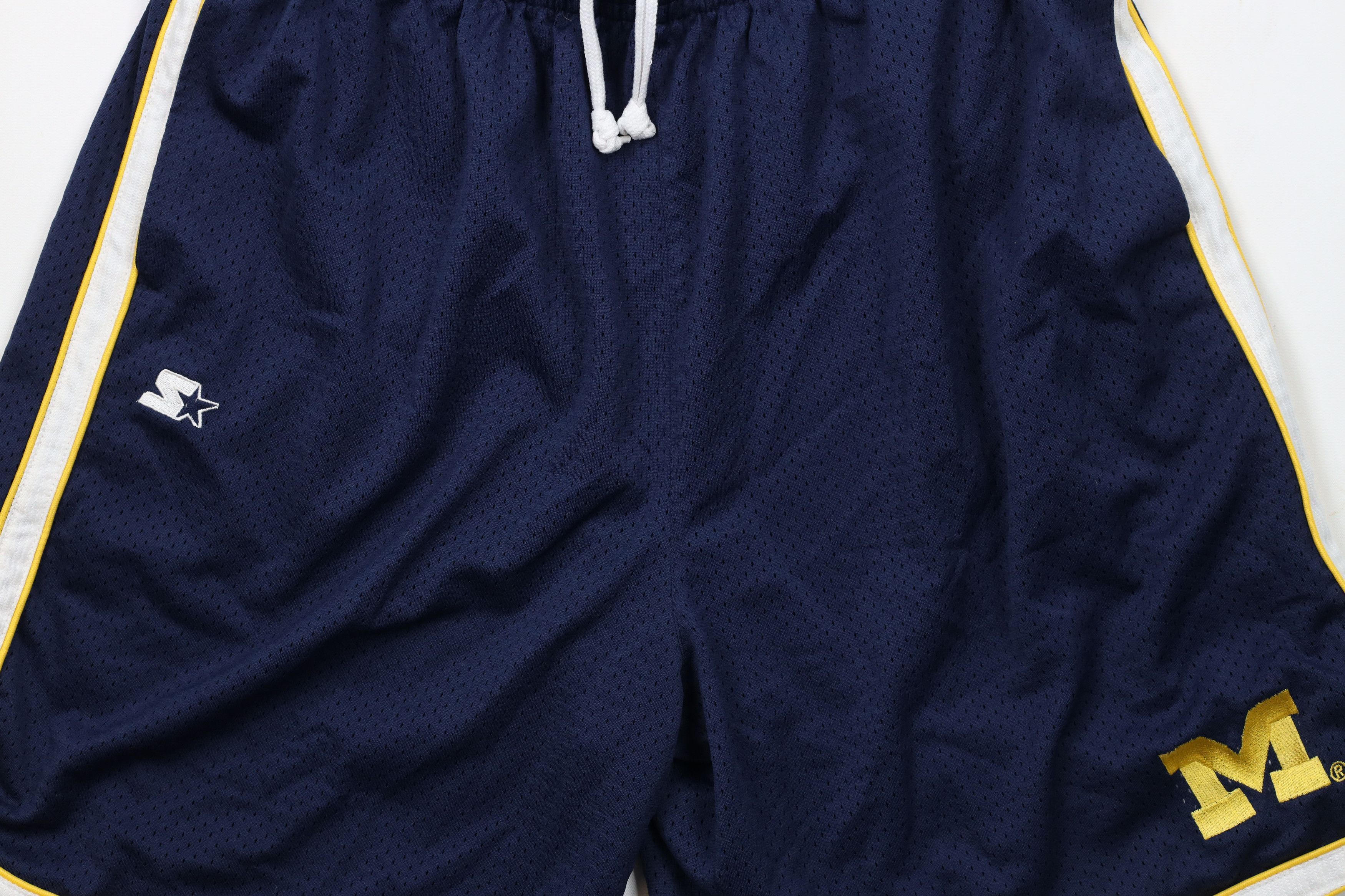 Starter × Vintage Vintage 90s Starter Heavyweight University of Shorts Size US 34 / EU 50 - 3 Thumbnail