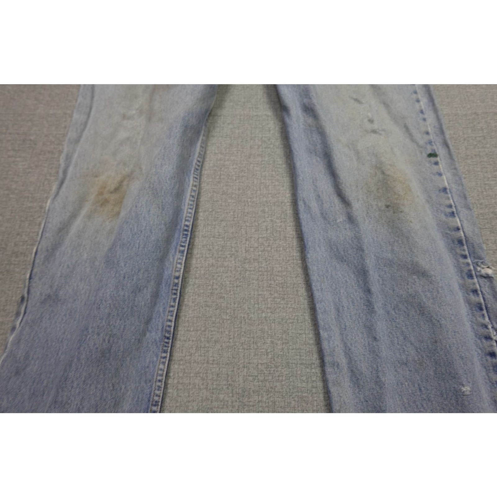 Levi's VINTAGE Levi's 550 Jeans Men 36x34 Blue Relaxed Fit Light Wash 90s Grunge Mens Size US 36 / EU 52 - 5 Thumbnail