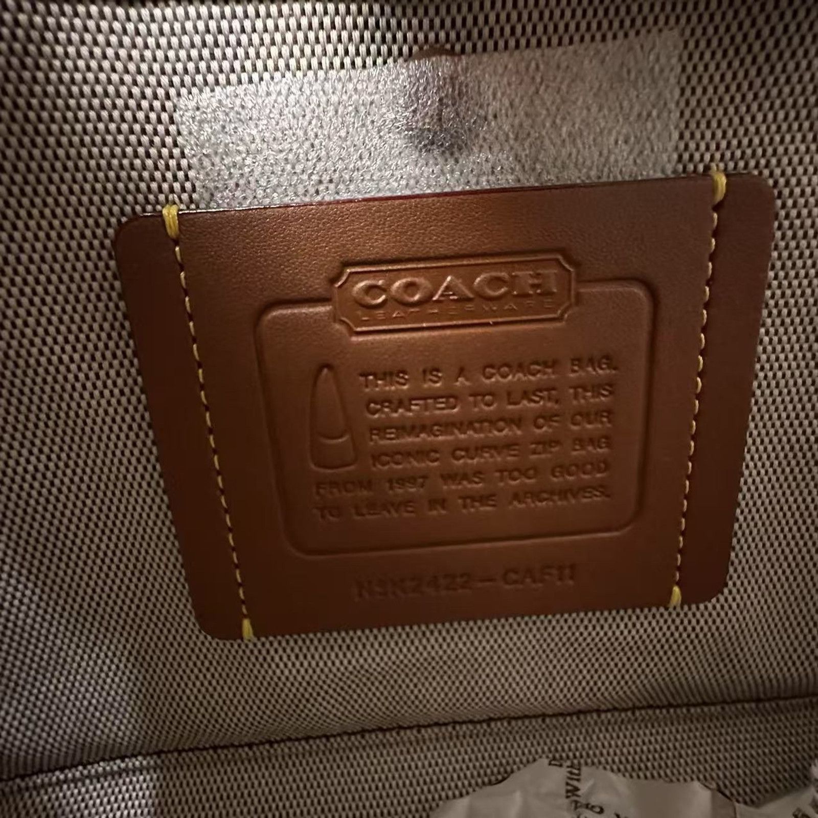 Coach Coach Curve Zip Bag Shoulder Bag In Leather/Gold/Maple CAF11 Size ONE SIZE - 7 Thumbnail