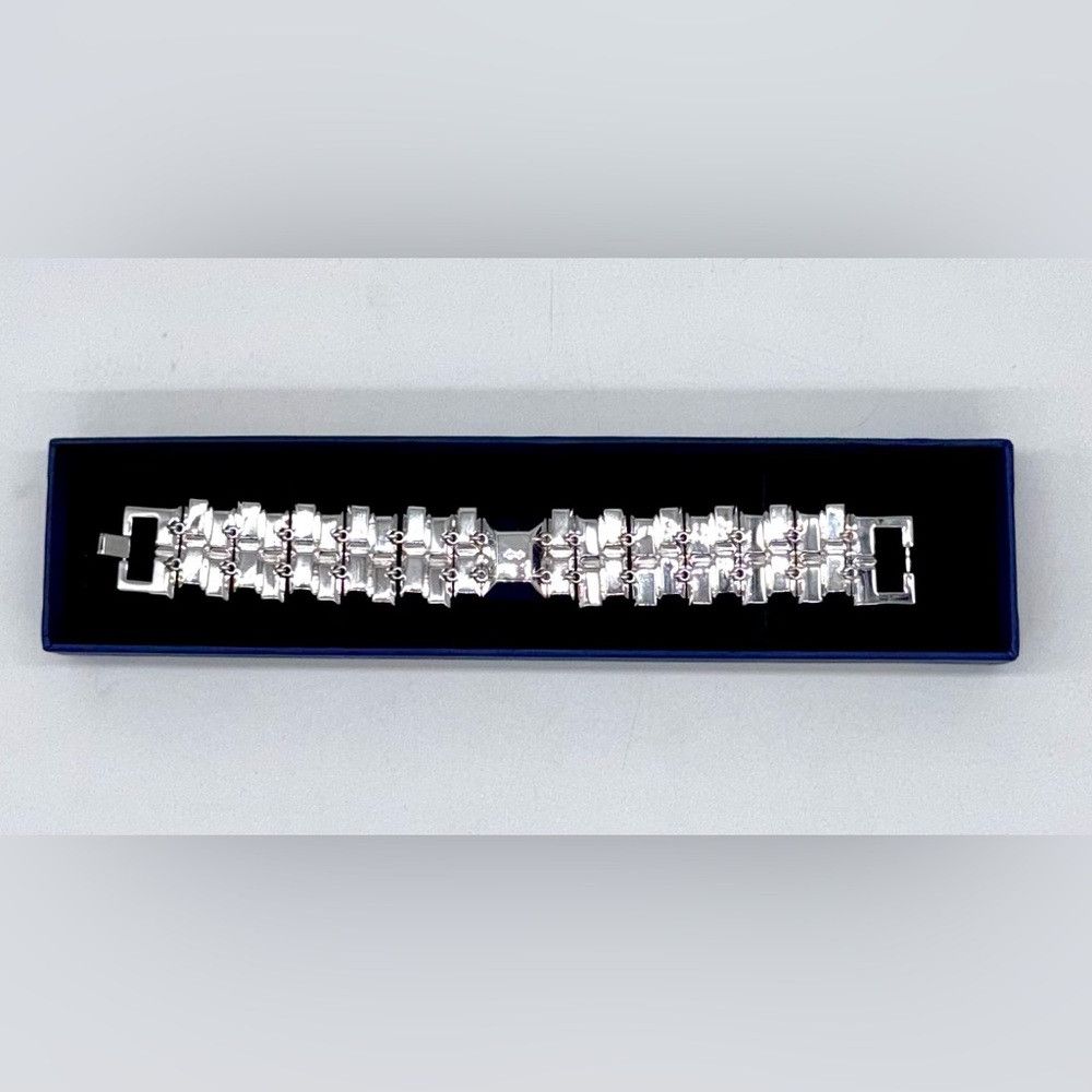Swarovski NWT SWAROVSKI Prime Time Silver and Crystal Bracelet 7” Size ONE SIZE - 3 Thumbnail