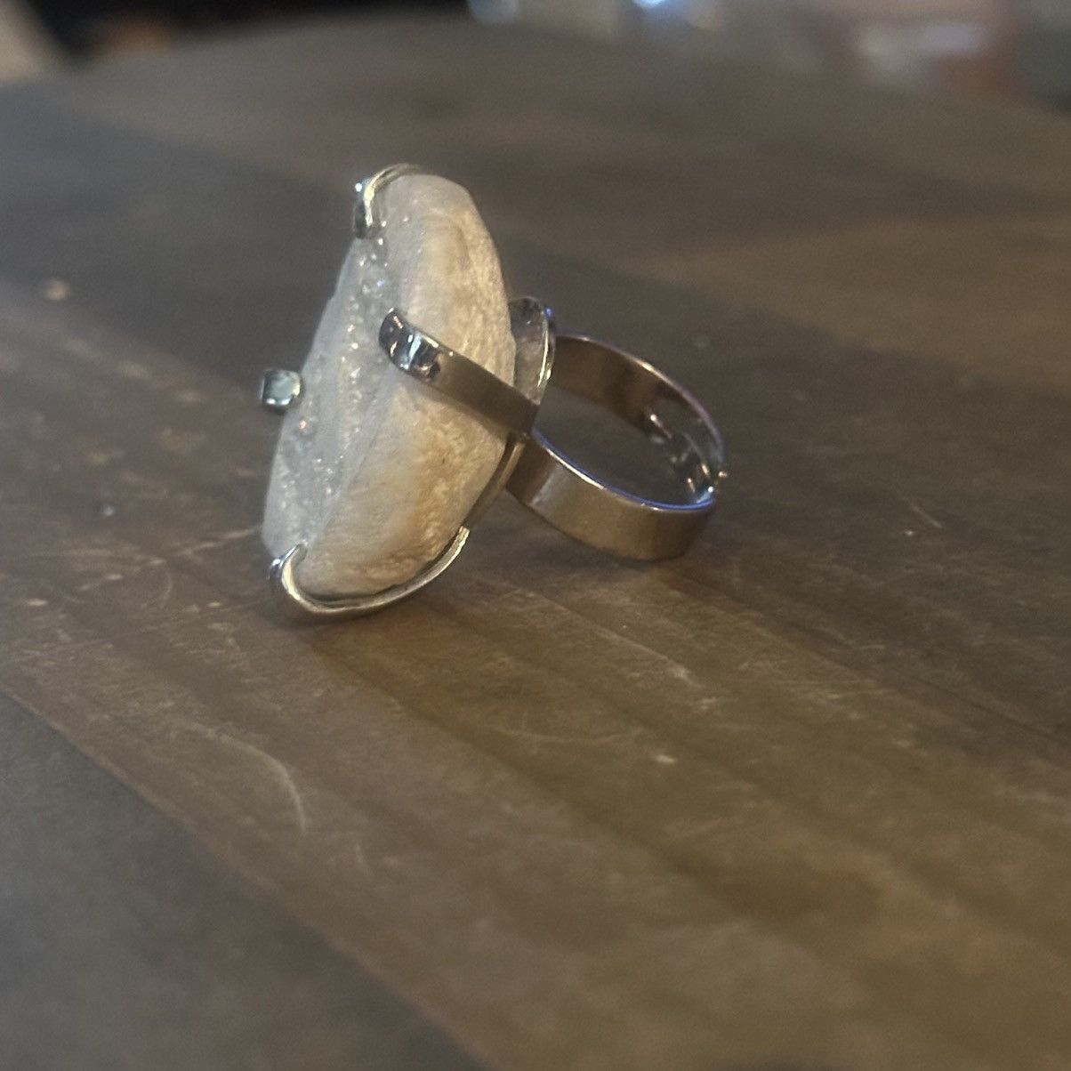 Vintage Vintage white druzy geode quartz statement ring Size ONE SIZE - 7 Thumbnail
