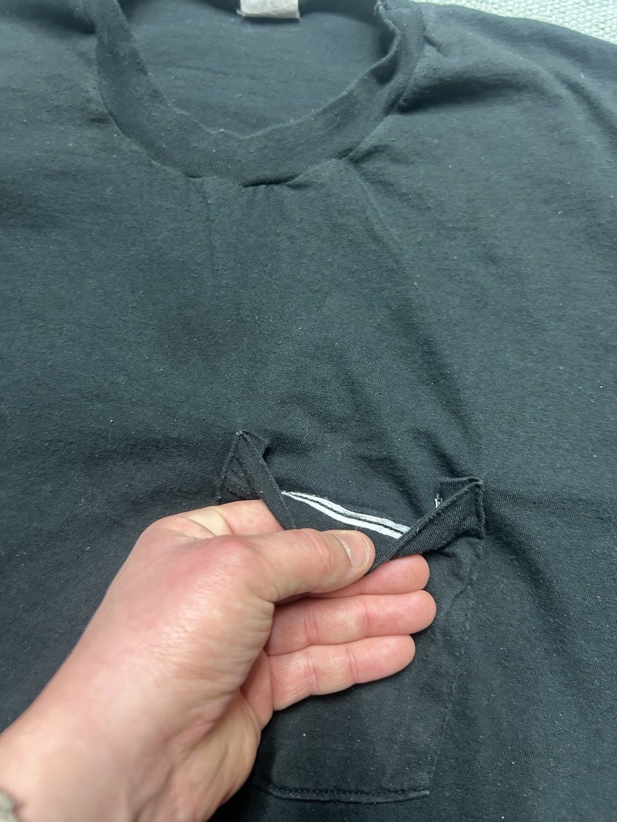 Vintage Vtg fruit of the loom pocket t shirt blank grunge soft XL Size US XL / EU 56 / 4 - 5 Thumbnail