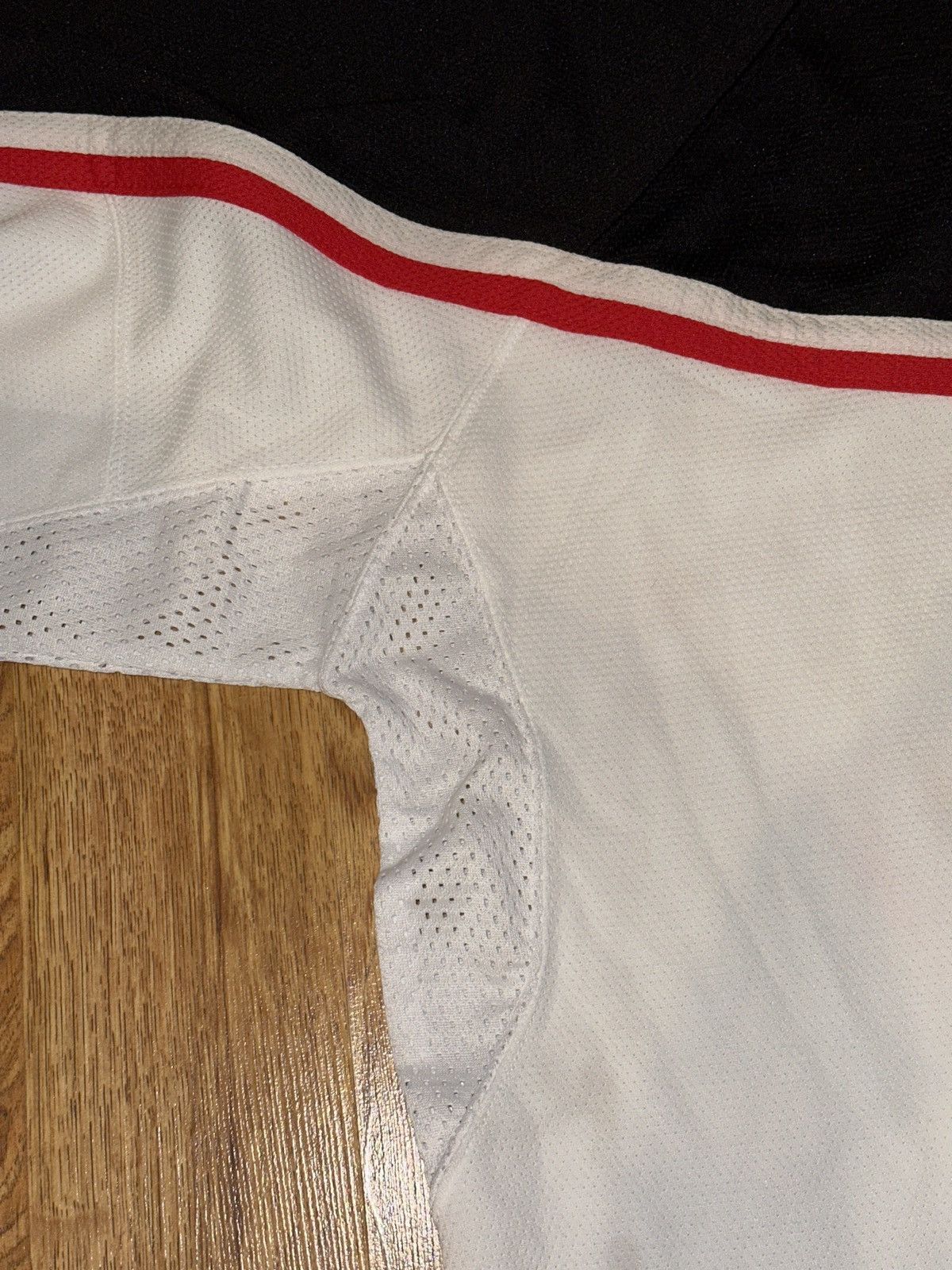 Nike Vtg NIKE Ohio State Hockey Jersey Buckeyes MEDIUM FITS LG Size US L / EU 52-54 / 3 - 7 Thumbnail