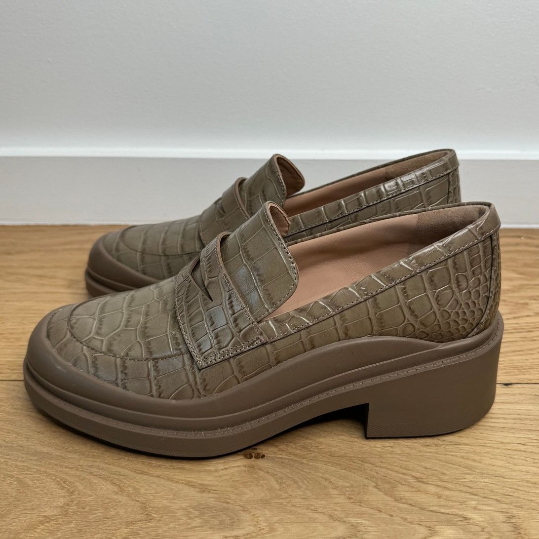 Cole Haan NEW Cole Haan Women's Westerly Loafer Slip-On Size US 9 / IT 39 - 4 Thumbnail