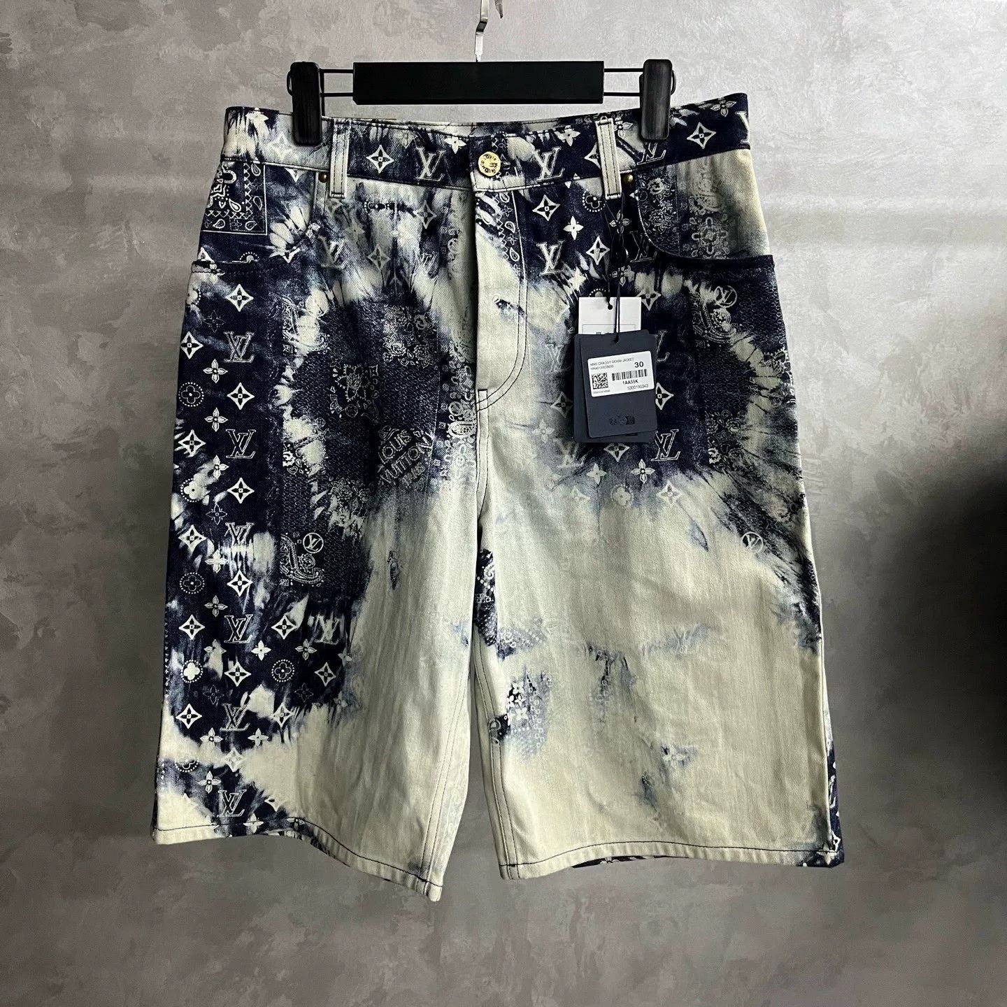 Louis Vuitton Louis Vuitton Blue Tie-Dye Logo Shorts Size US 30 / EU 46 - 1 Thumbnail