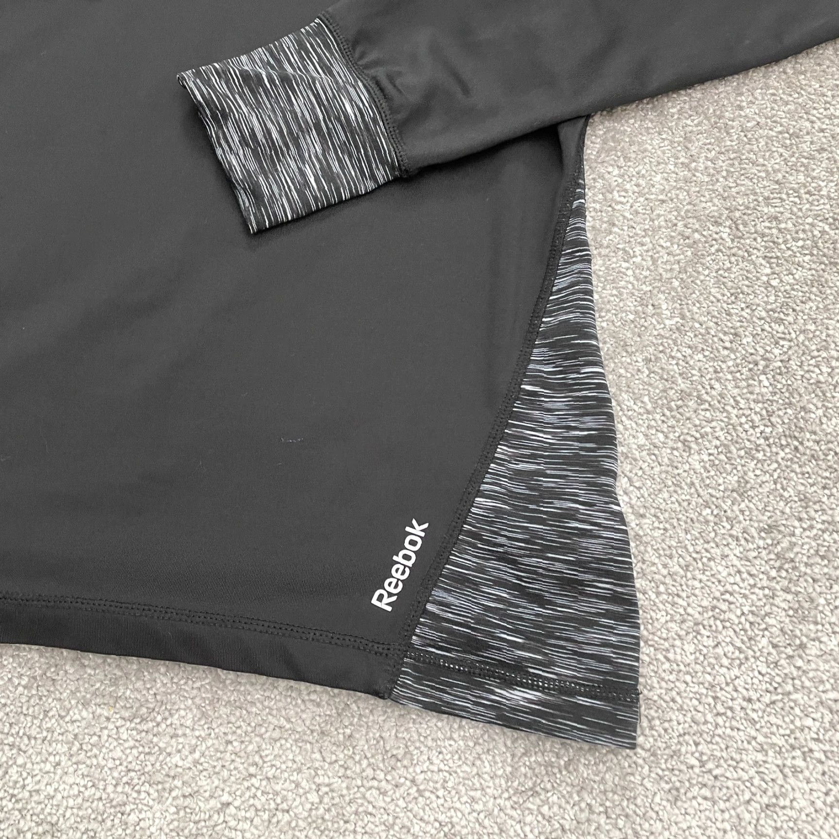 Reebok Reebok Hoodie Womens Small Black Gray Pullover Thumholes Athletic Active Size S / US 4 / IT 40 - 4 Thumbnail