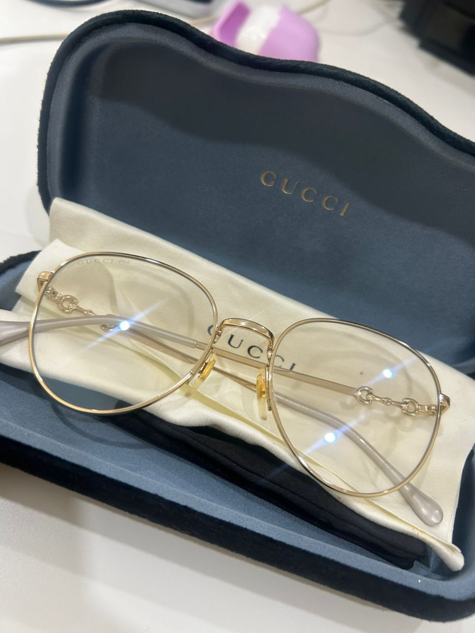 Gucci D0YB136430 glass