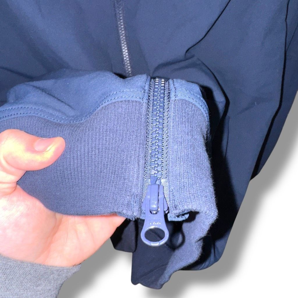 Outdoor Voices Outdoor Voices High Stride Jacket Sz L in Navy Size US L / EU 52-54 / 3 - 5 Thumbnail