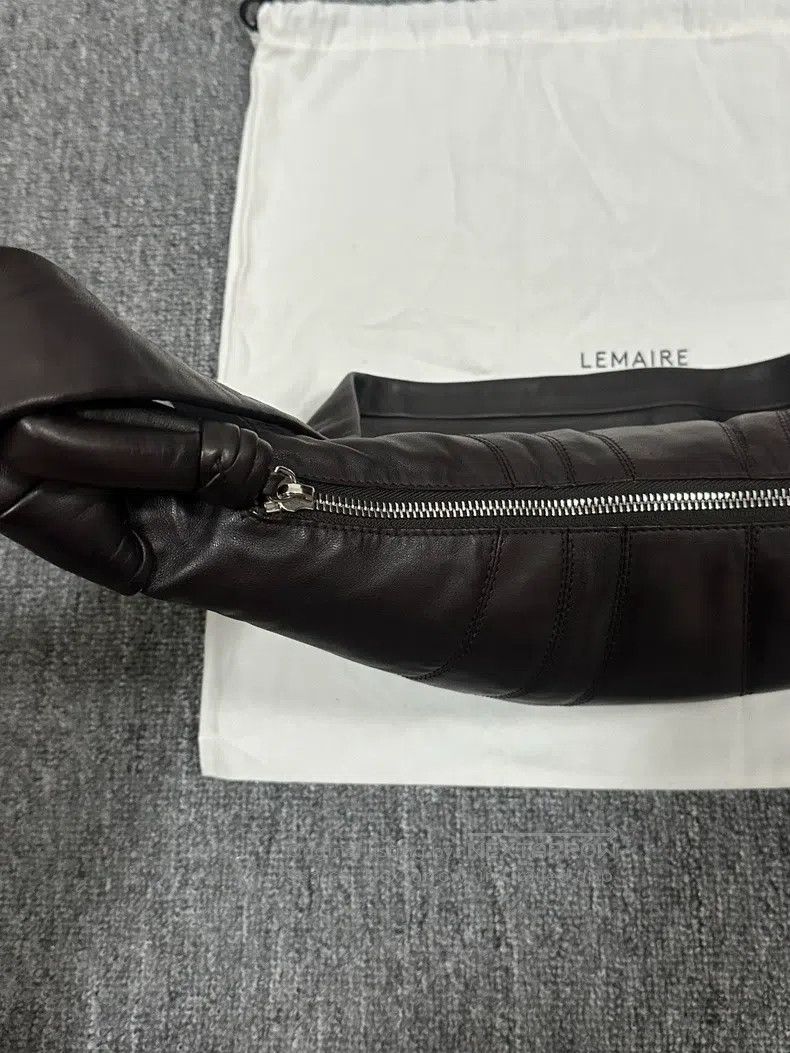 Lemaire LEMAIRE Small Dark Chocolate Lamb Leather Horn Bag Size ONE SIZE - 6 Thumbnail