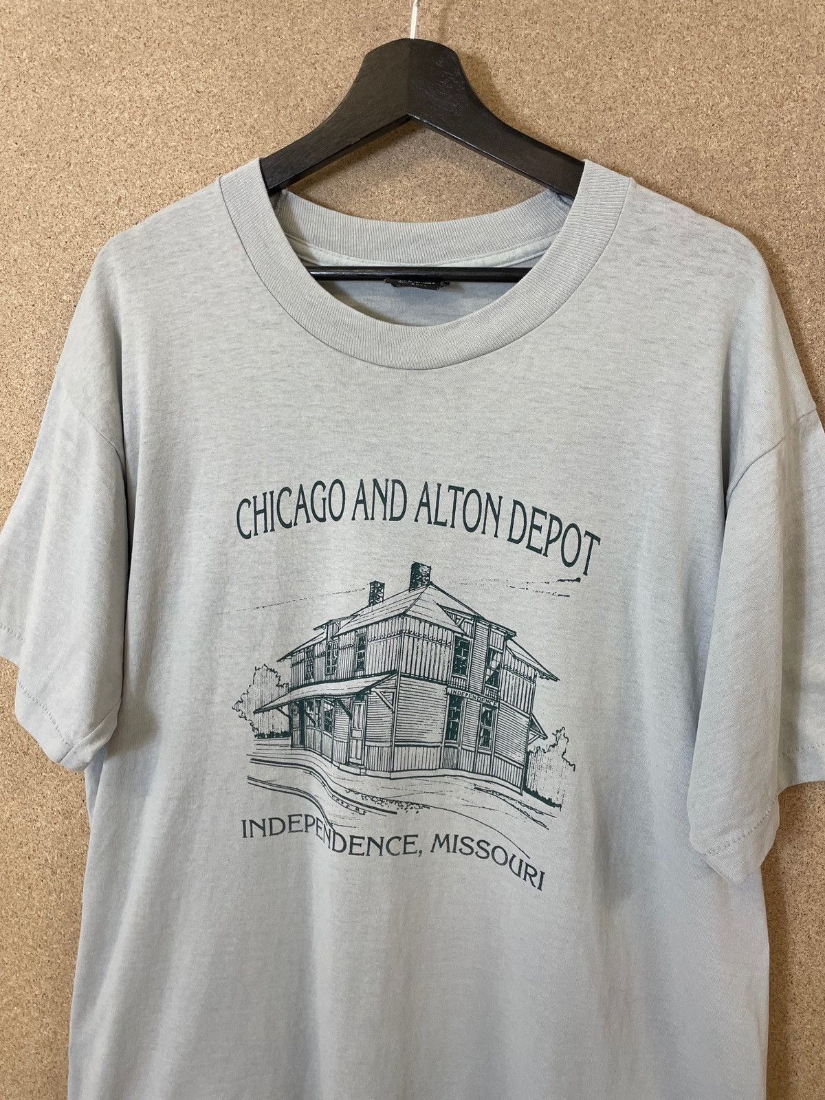 Vintage Vintage Chicago And Alton Depot Missouri 90s Tee - XL Size US XL / EU 56 / 4 - 3 Thumbnail