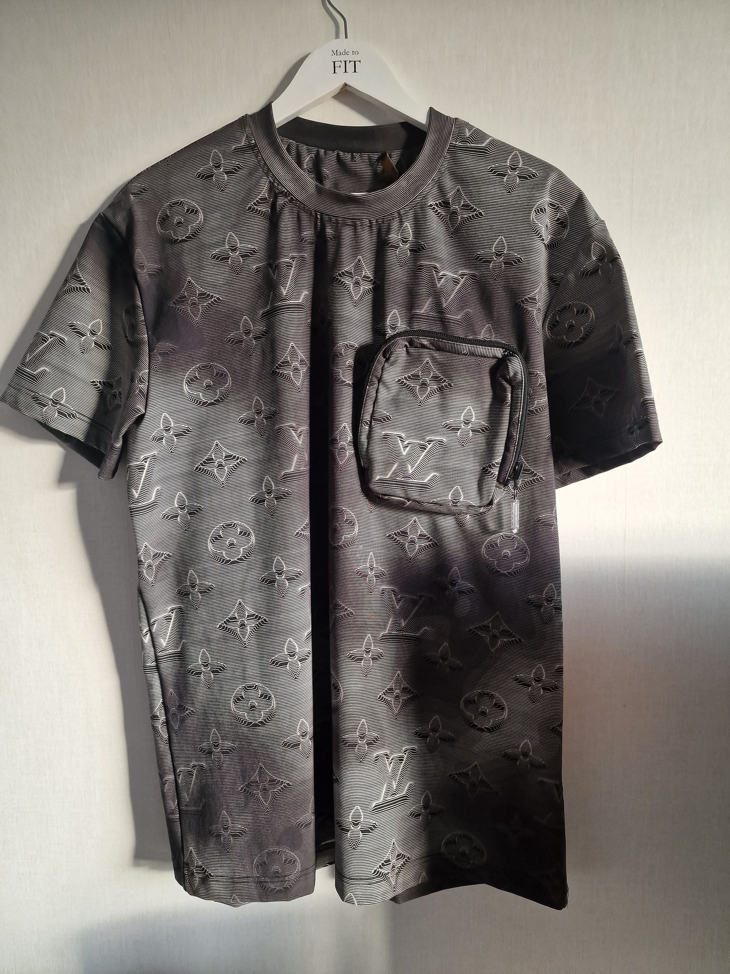  Louis Vuitton 2054 3D monogram pocket t shirt., 