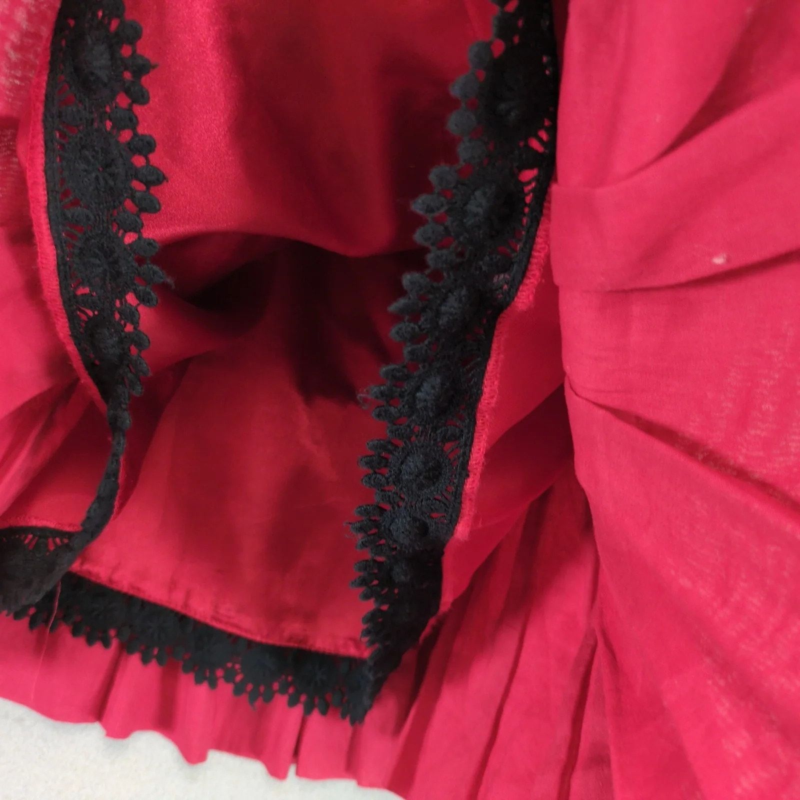 Anthropologie Moulinette Soeurs Suelta Skirt Red Black Sequin Knee Length Size 26" / US 2 / IT 38 - 6 Thumbnail