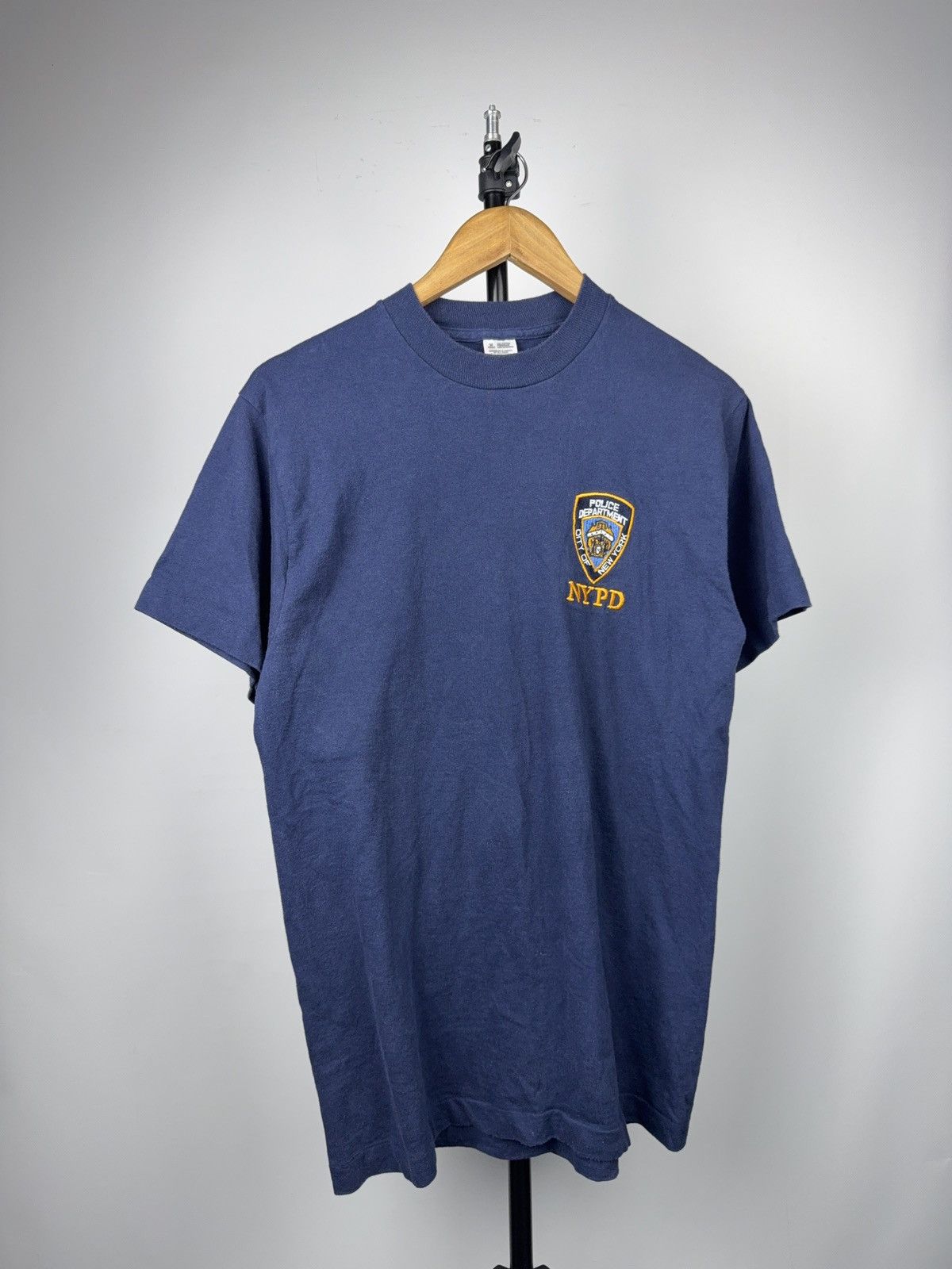 Vintage 90s Retro NYPD Embroidered Police Department Vintage T-Shirt Size US M / EU 48-50 / 2 - 1 Thumbnail