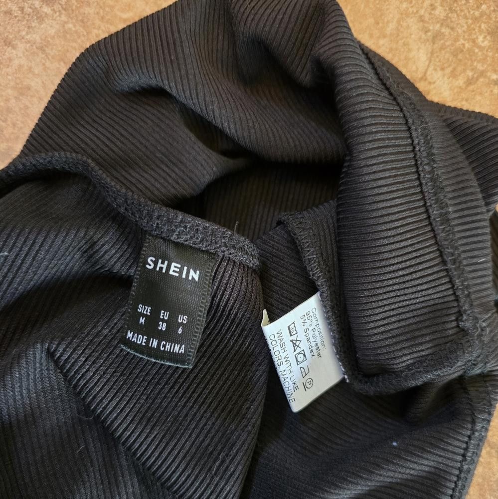 Shein Black Shell Trim SHEIN Cropped Halter Size M / US 6-8 / IT 42-44 - 3 Thumbnail