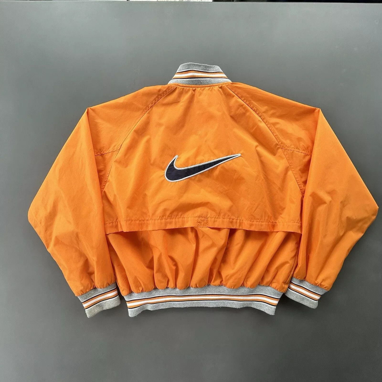 Nike Vintage Nike Bomber Jacket Womens Medium Logo Size US M / EU 48-50 / 2 - 1 Thumbnail
