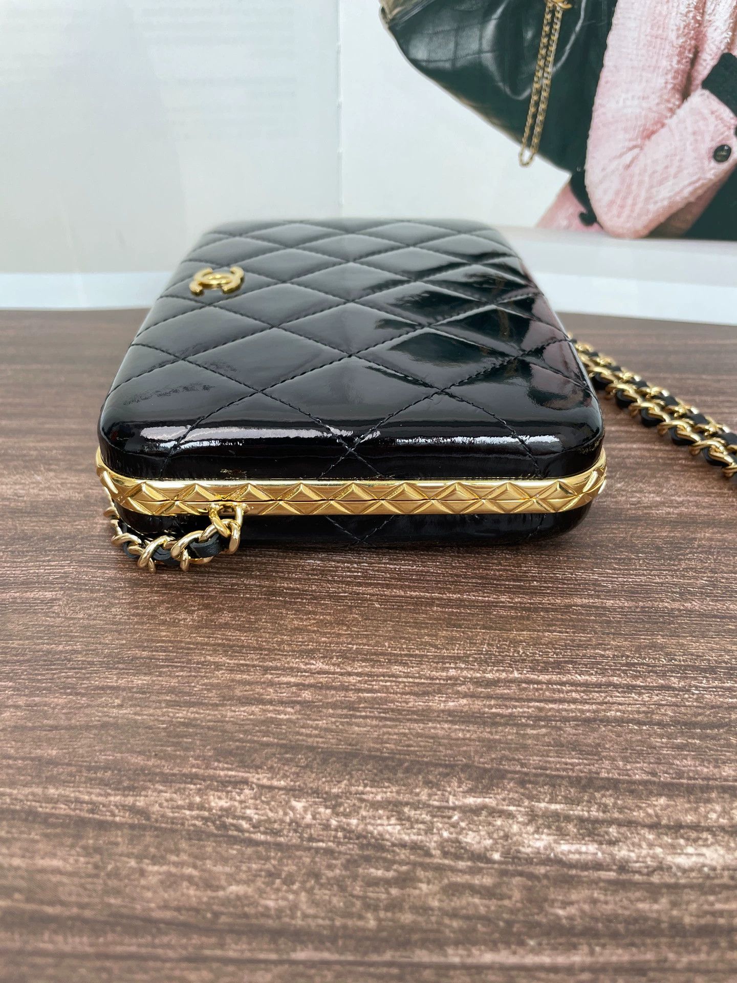 Chanel CHANEL 31 black gold patent leather clutch 18x12 no accs Size ONE SIZE - 4 Thumbnail
