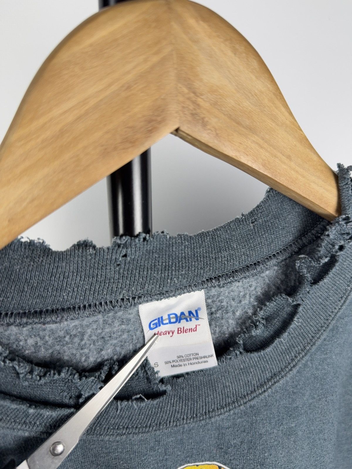 Band Tees × Guns N' Roses × Vintage Vintage 2008 Guns N Roses Distressed Sweatshirt Crewneck 90s Size US S / EU 44-46 / 1 - 5 Thumbnail