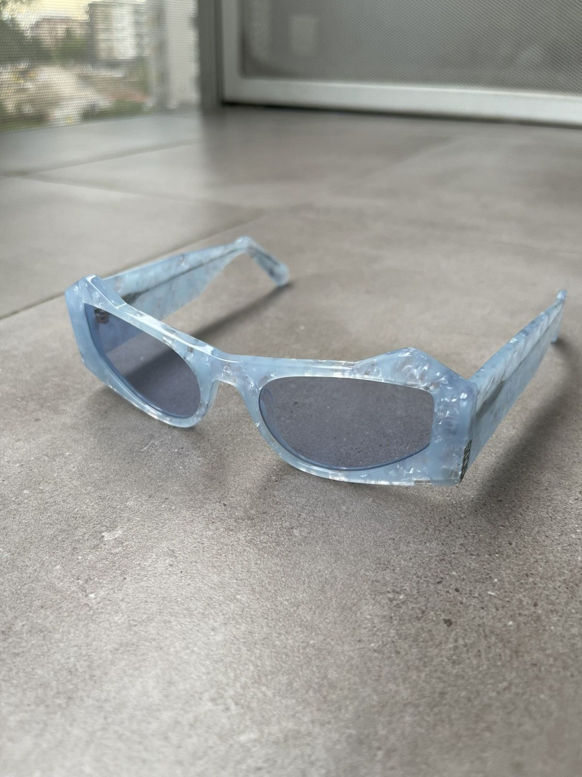GCDS !DS! SS23 GCDS Cat Eye Marble Blue Sunglasses Size ONE SIZE - 2 Thumbnail