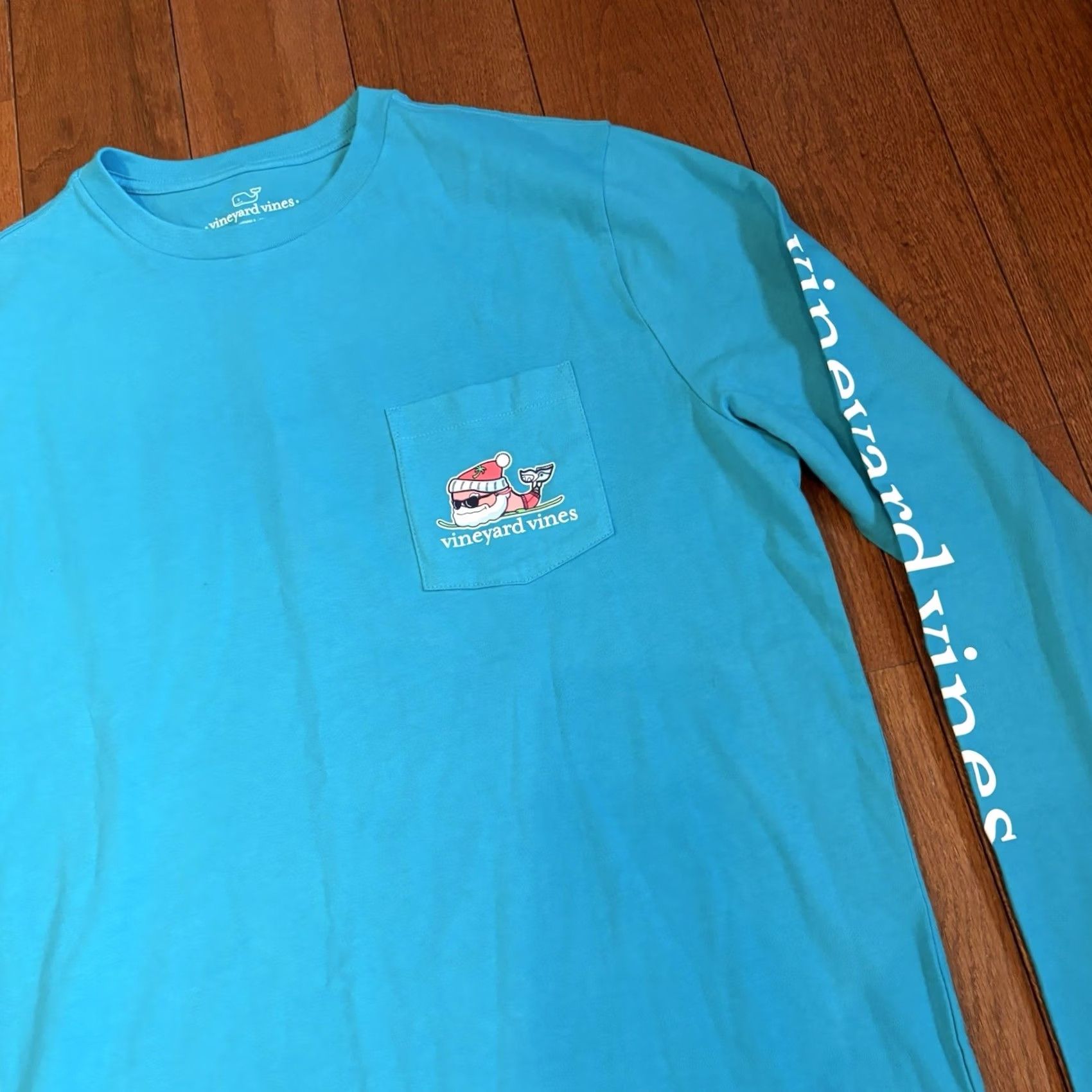 Vineyard Vines Mens Vineyard Vines T Shirt Snowboarding Santa Whale Blue M Cotton Size US M / EU 48-50 / 2 - 6 Thumbnail