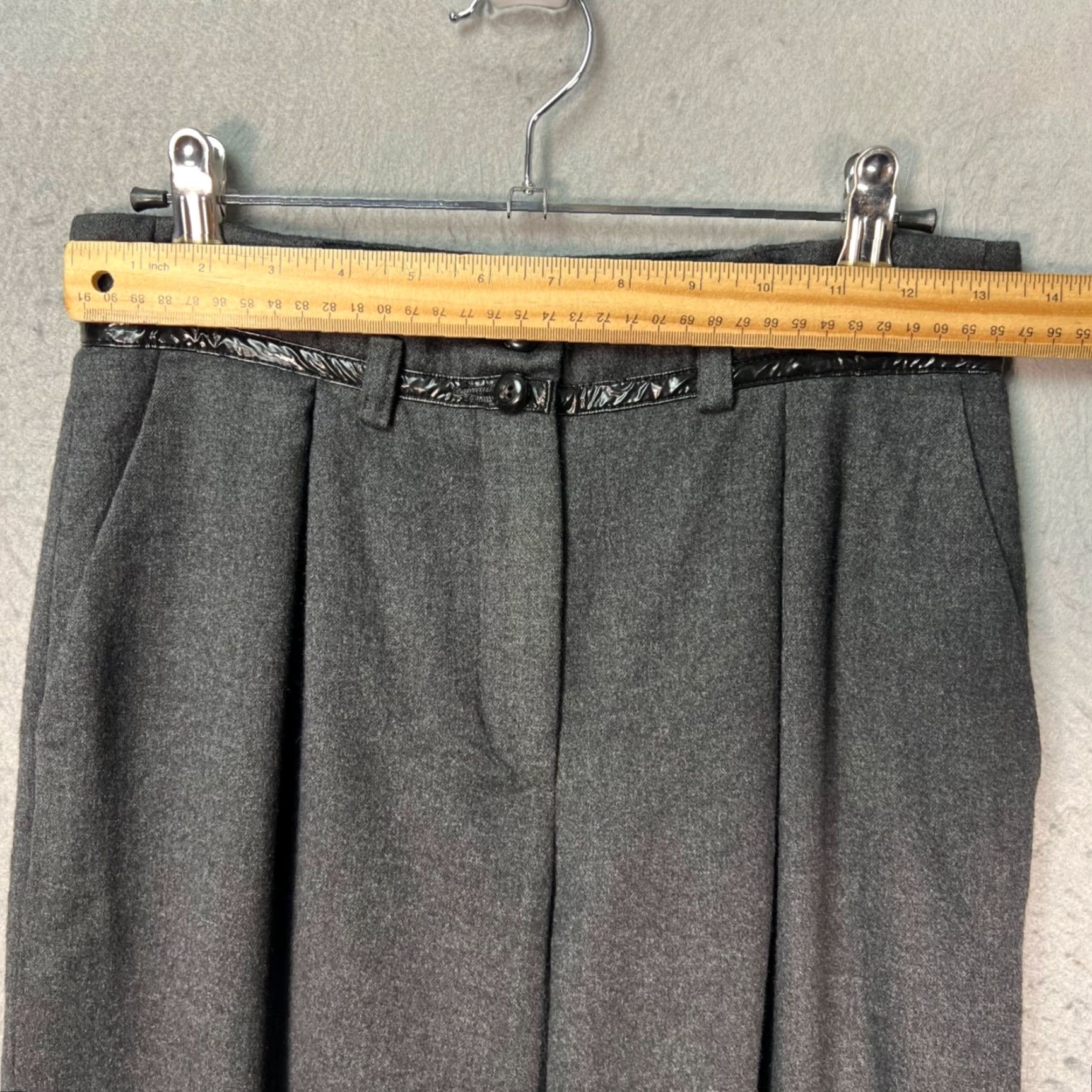 Armani VINTAGE Armani Collezioni Womens Gray Wool Wide-Leg Trousers Made In Italy Dress Pants Wool Pleated 27in Waist 24in Inseam Gray Womens Size 27" / US 4 / IT 40 - 4 Thumbnail