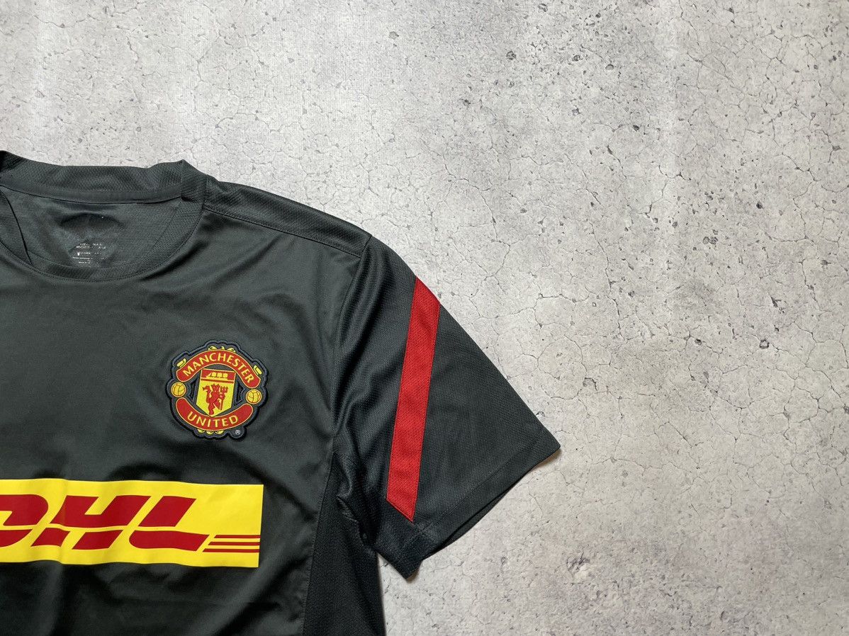 Nike Vintage Nike FC Manchester United Football Jersey DHI Y2K Size US L / EU 52-54 / 3 - 4 Thumbnail