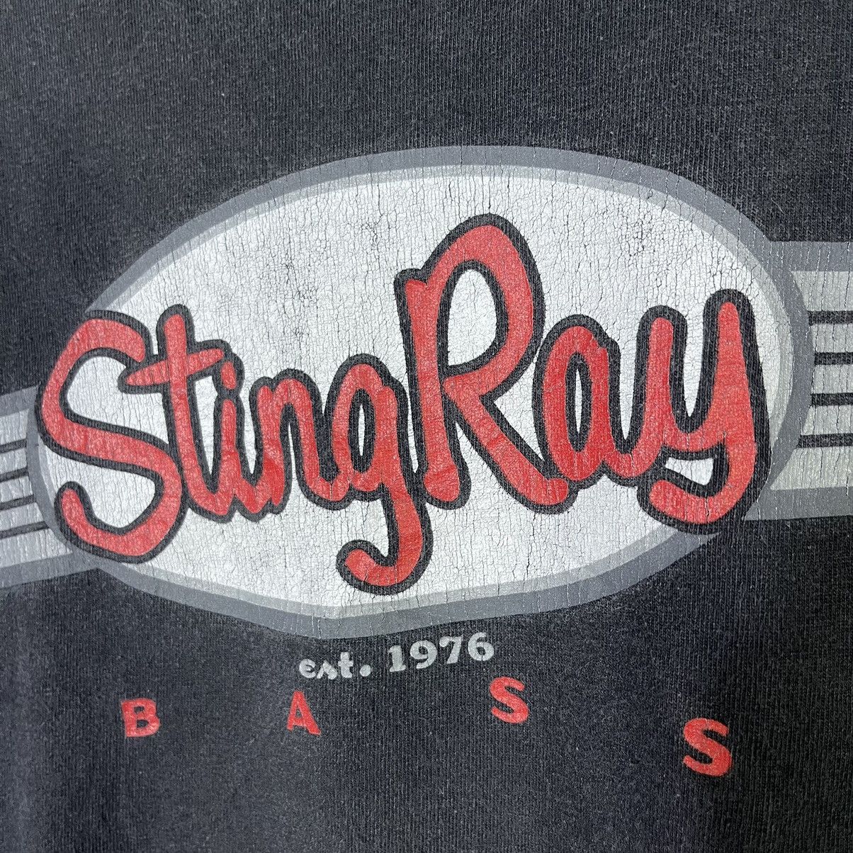 Vintage Vintage 90s Ernie Ball Sting Ray Music Man Fades Tshirt Size US L / EU 52-54 / 3 - 8 Thumbnail