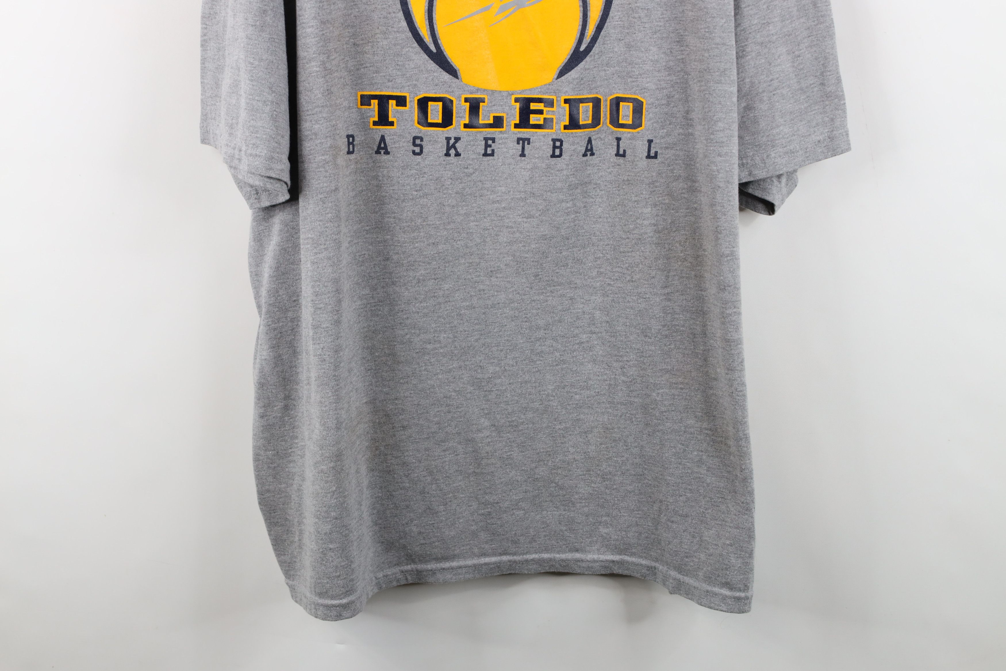 Russell Athletic Vintage 90s Russell Athletic University Basketball T-Shirt Size US XXL / EU 58 / 5 - 3 Thumbnail