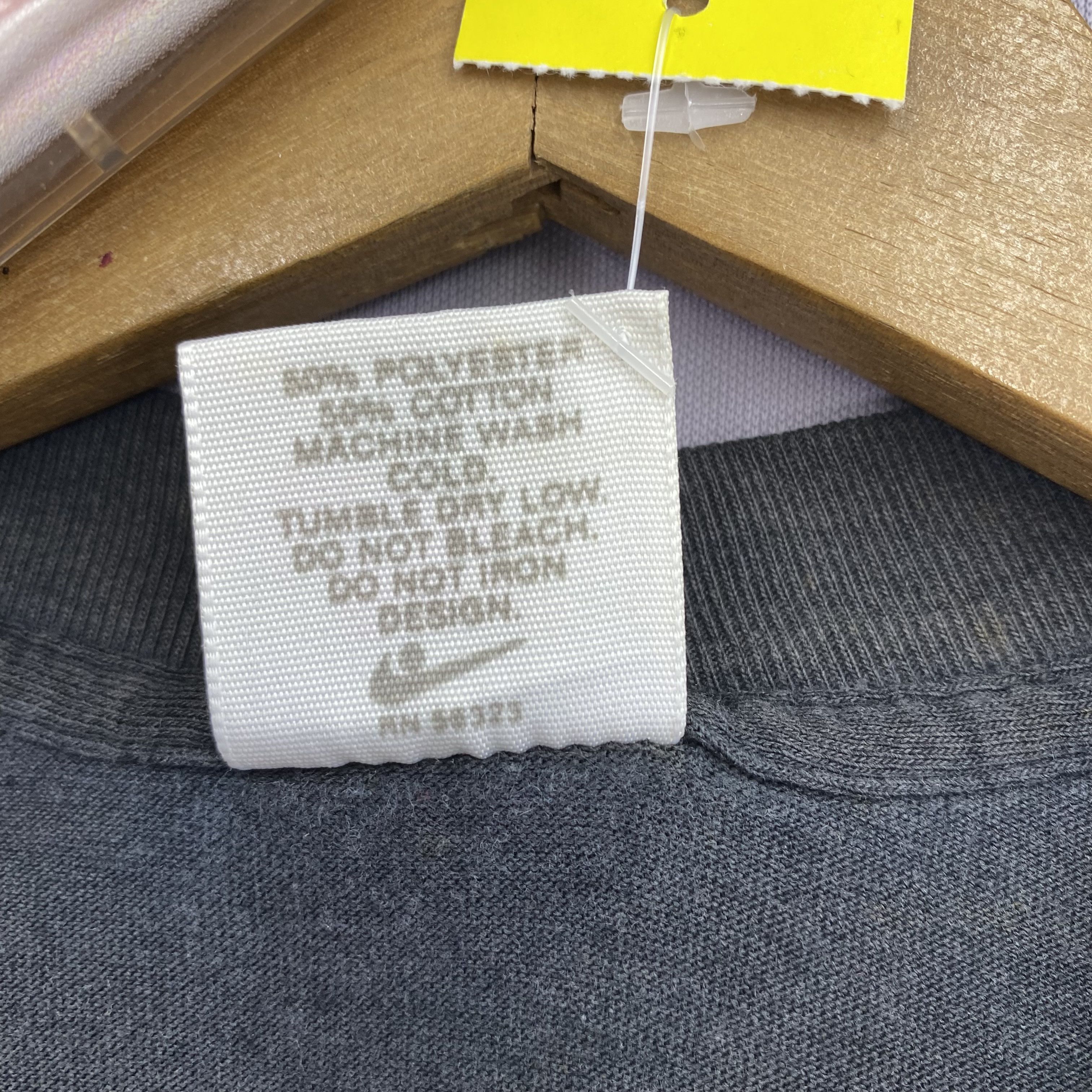 Nike Vintage 90s Nike T-Shirt Gray Tag Paper Thin Crewneck Tee Size US M / EU 48-50 / 2 - 5 Thumbnail