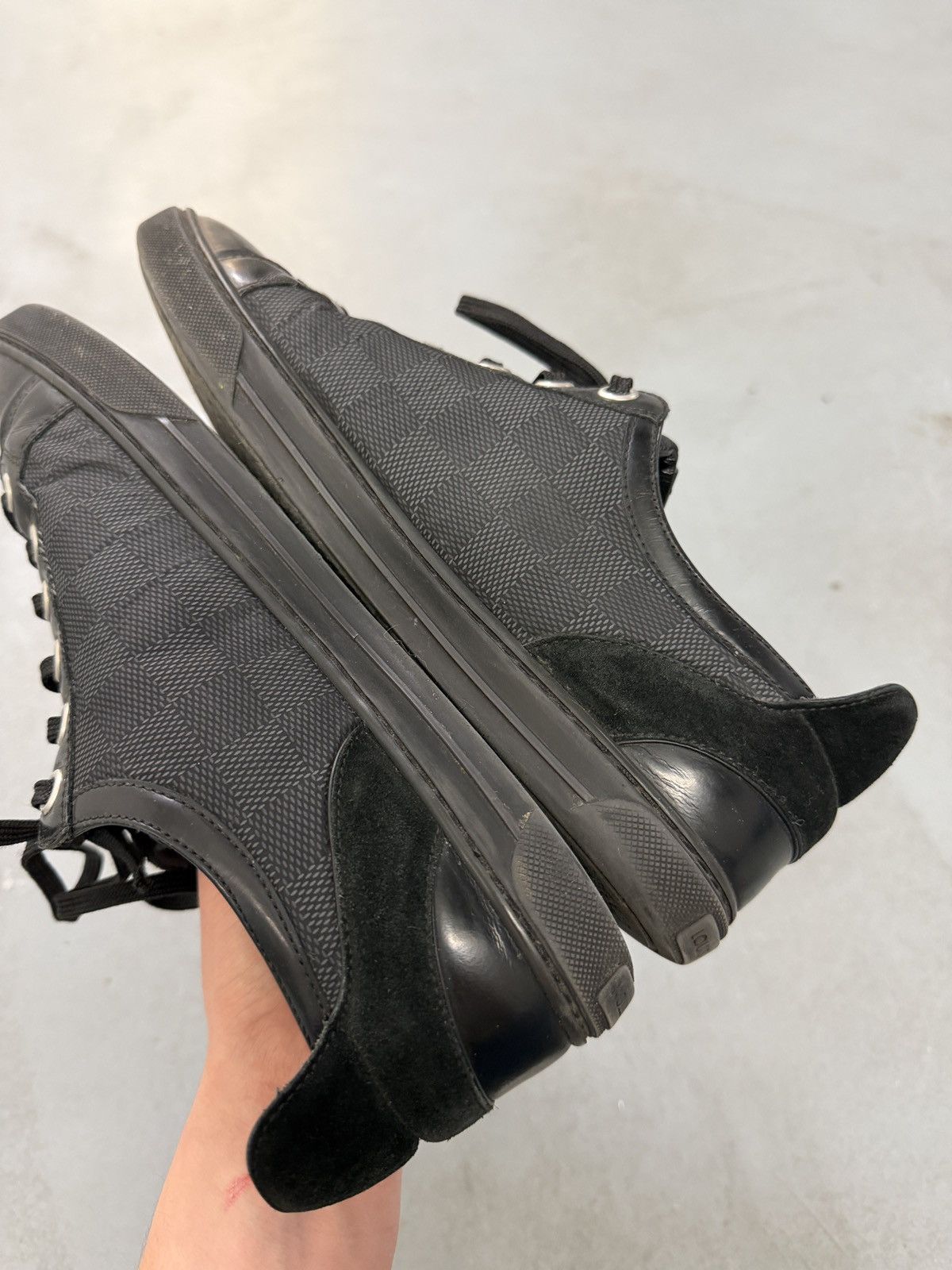 Louis Vuitton Louis Vuitton Leather Low Top Zip Sneakers Size US 7 / EU 40 - 9 Thumbnail