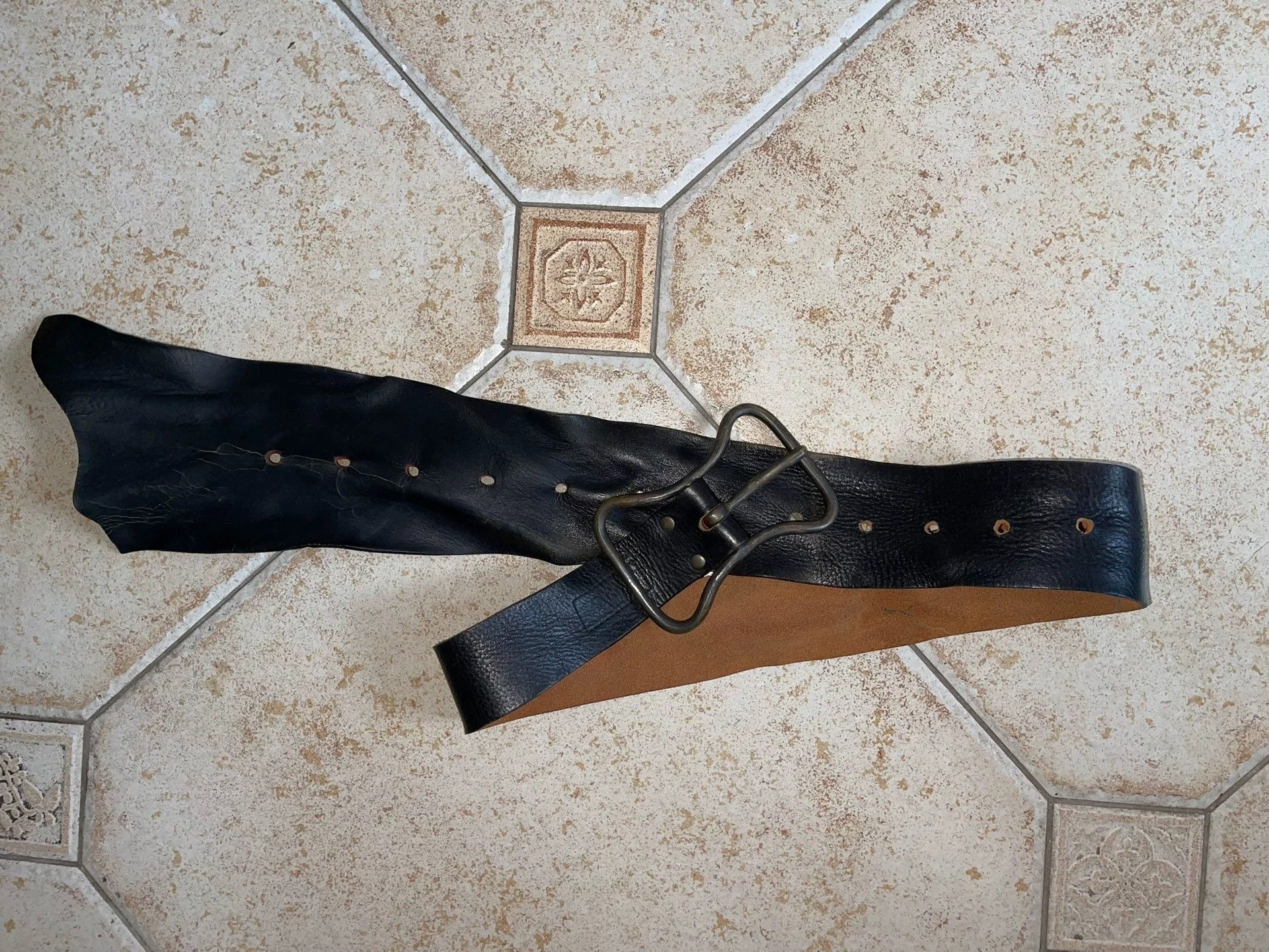 Share Spirit Homme share spirit oversized irregular leather belt Size ONE SIZE - 5 Thumbnail