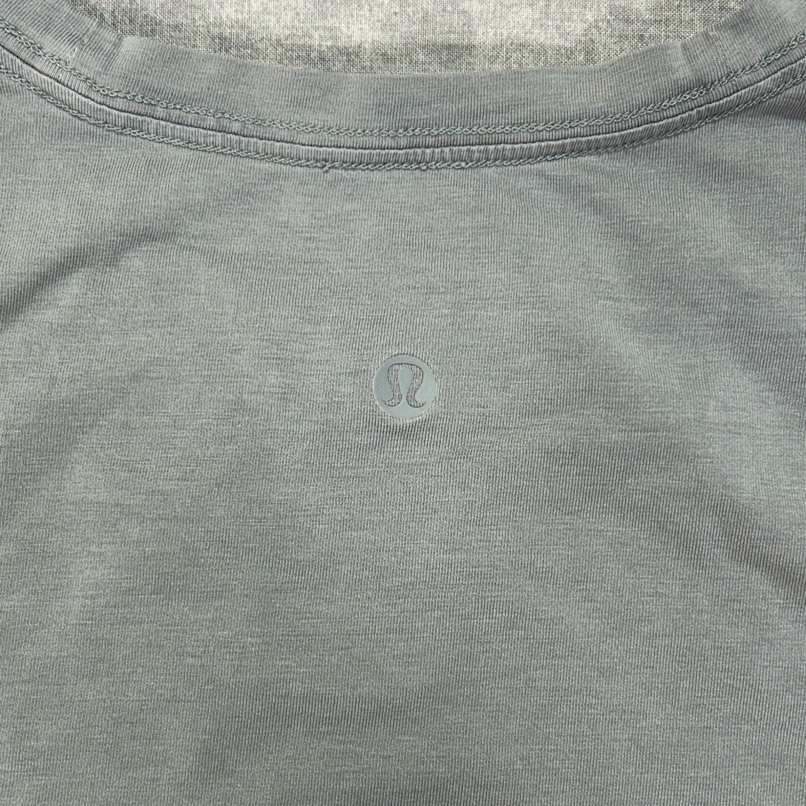 Lululemon Lululemon Fundamental grey casual minimalist tshirt womens M Size M / US 6-8 / IT 42-44 - 4 Thumbnail