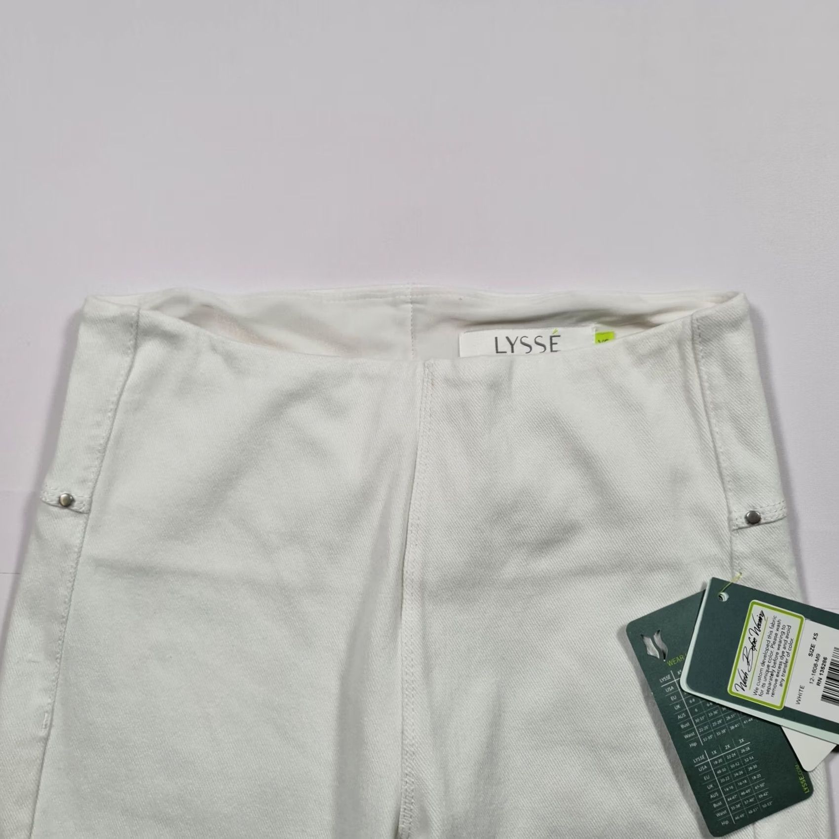 Vintage LYSSE Leggings White XS Signature High Waist Capri Twill Women Activewear Party/Cocktail 90s Modern USA Logo Deluxe Comfort Breathable Elastic Waist Size 26" / US 2 / IT 38 - 2 Thumbnail