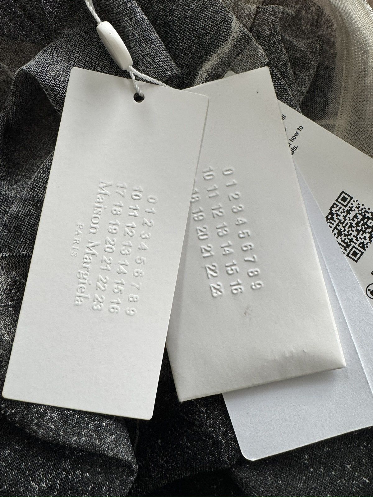 Maison Margiela $1990 Maison Margiela Silk Serigraphic Skirt Size 26" / US 2 / IT 38 - 9 Thumbnail
