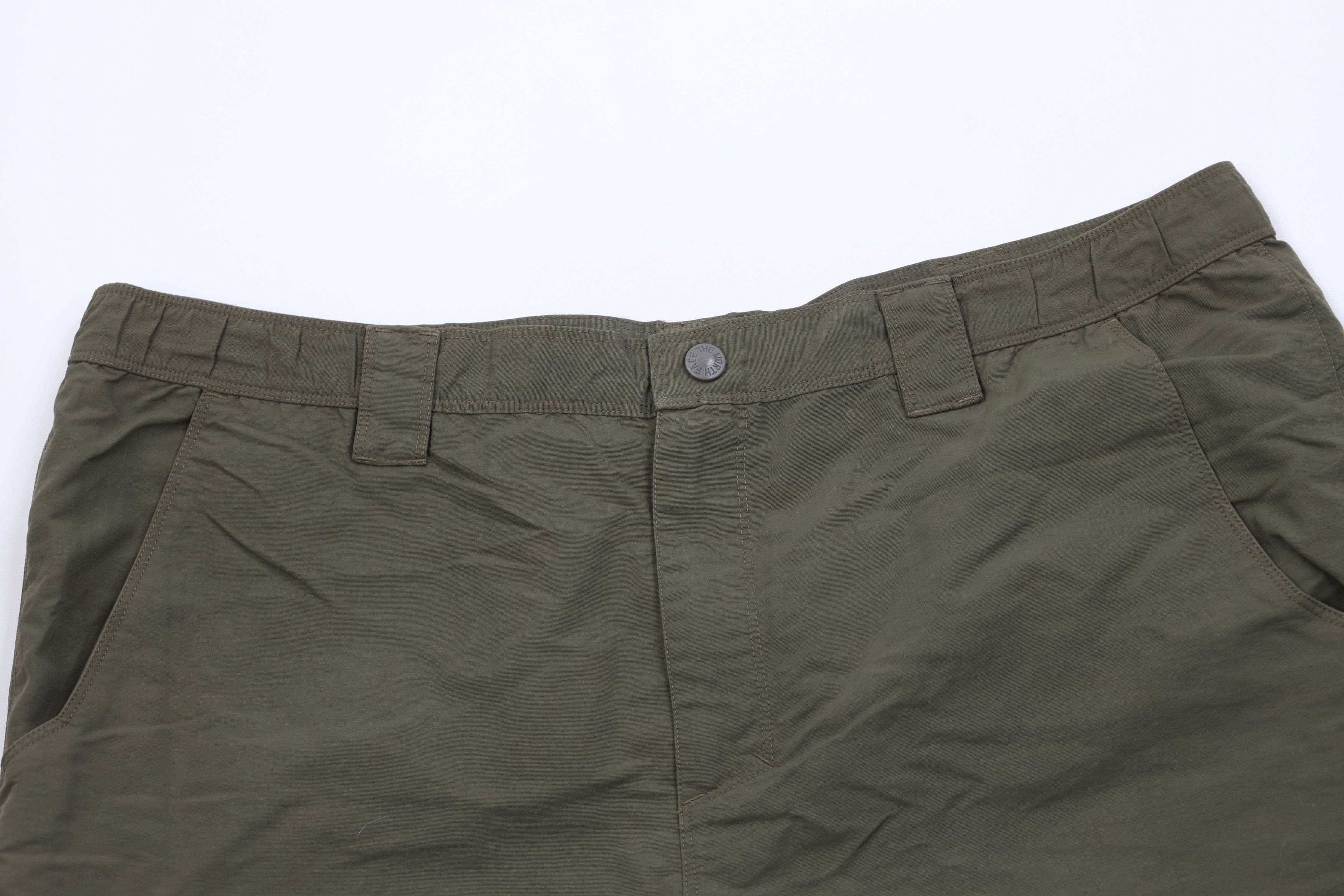 The North Face Vintage Y2K The North Face Trekking Cargo Shorts Green Size US 36 / EU 52 - 2 Thumbnail