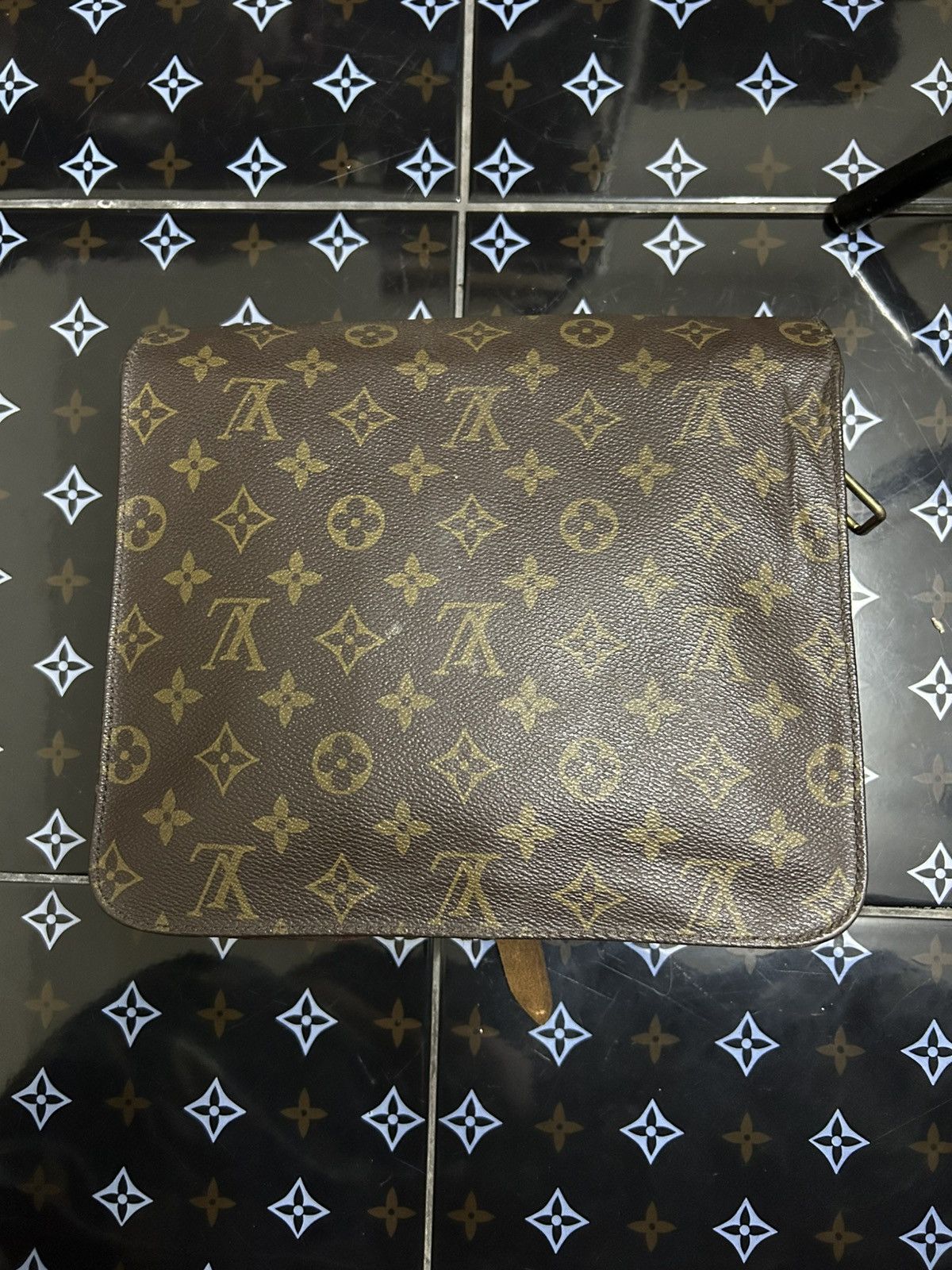 Louis Vuitton Authentic Vintage Louis Vuitton Monogram Cartouchière GM Size ONE SIZE - 1 Thumbnail