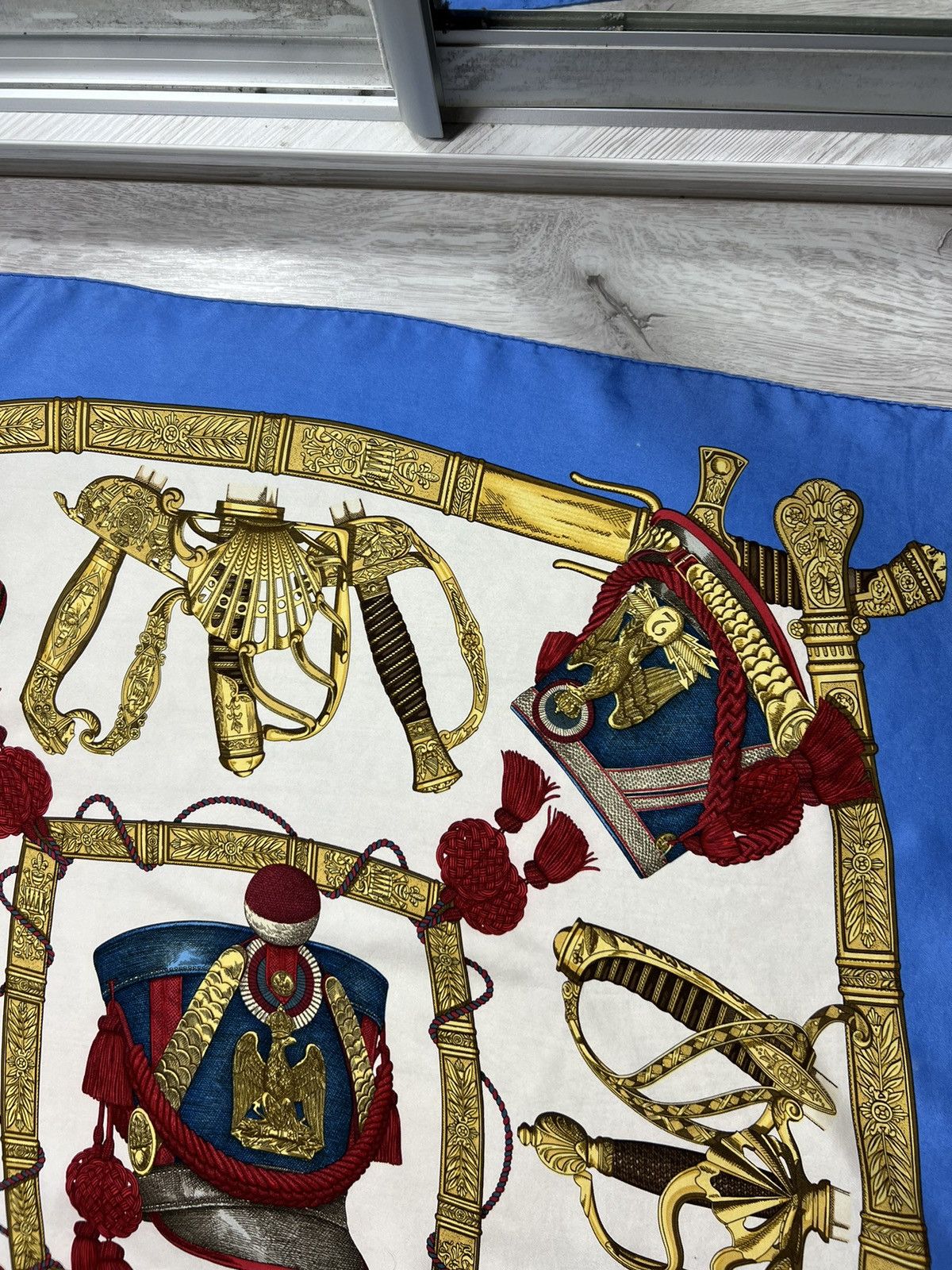 Hermes × Vintage Vintage HERMES CARRE 90 GRAND UNIFORME J. Metz Silk Scarf Size ONE SIZE - 15 Thumbnail