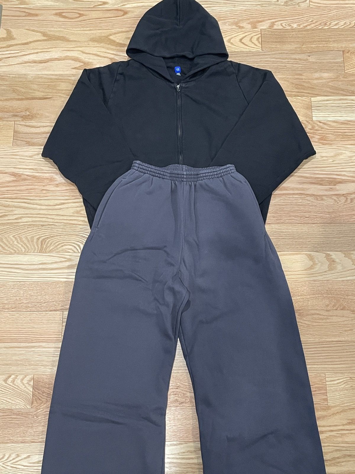 Balenciaga × Gap × Kanye West Yeezy Gap Sweatsuit Medium & Small Size US M / EU 48-50 / 2 - 1 Thumbnail