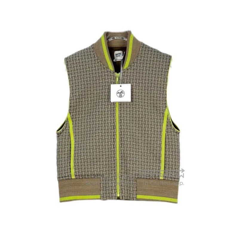 Hermes Hermes Khaki Color Full Logo Cotton Nylon Vest Down Jacket Size XXS / US 00 / IT 34 - 1 Thumbnail