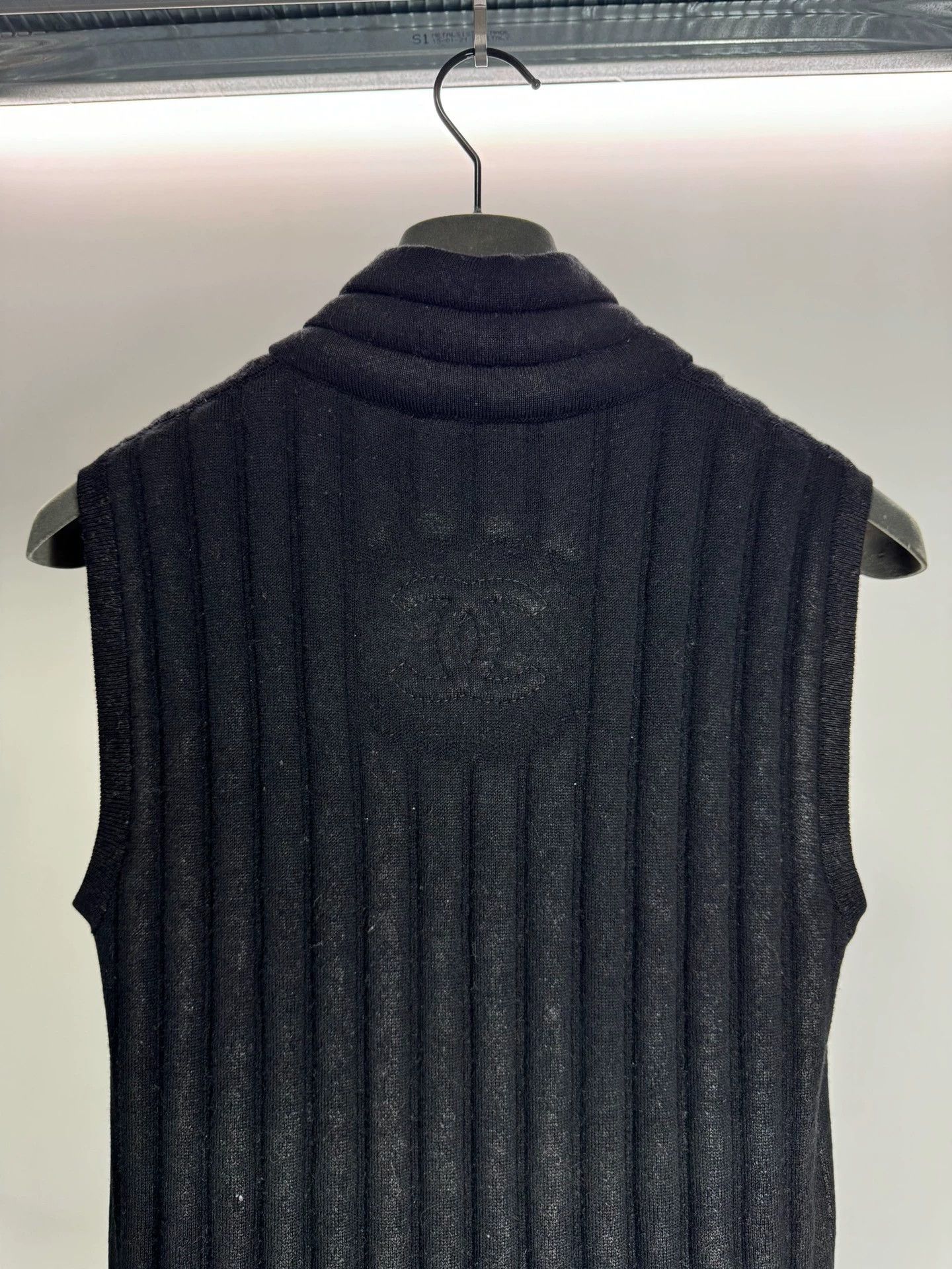 Chanel Chanel Women's 100% Wool Waxed Vest 36 9.5/10 Size XS / US 0-2 / IT 36-38 - 9 Thumbnail