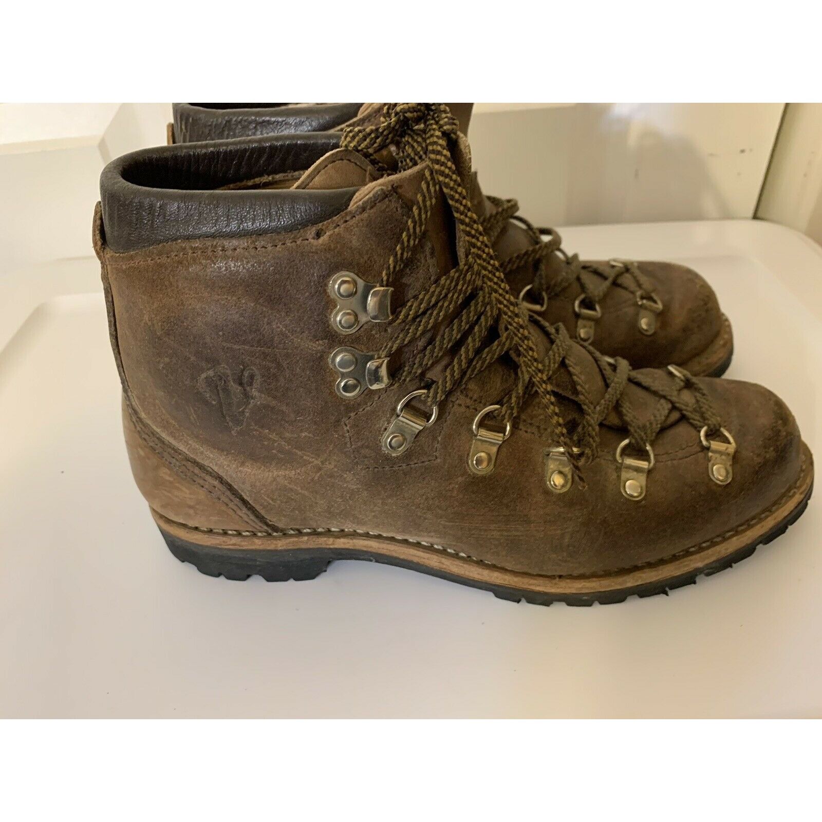 Vasque Vtg VASQUE women Sz 7 1/2 Gretchen 6235 Hiking Backpacking L Size US 7.5 / IT 37.5 - 4 Thumbnail