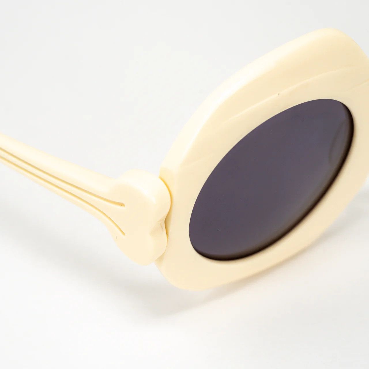 Jeremy Scott Jeremy Scott Oversized Sunglasses Bones Special Cream Grey Size ONE SIZE - 3 Thumbnail